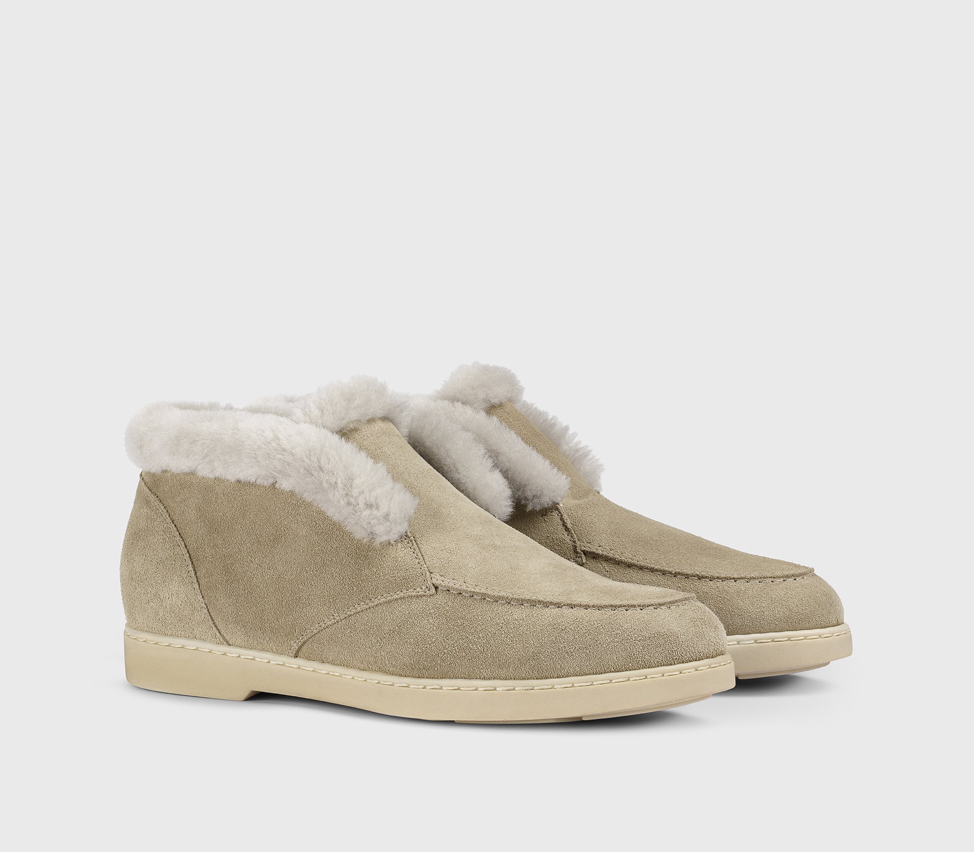 Sand-coloured suede desert boot with fur detail