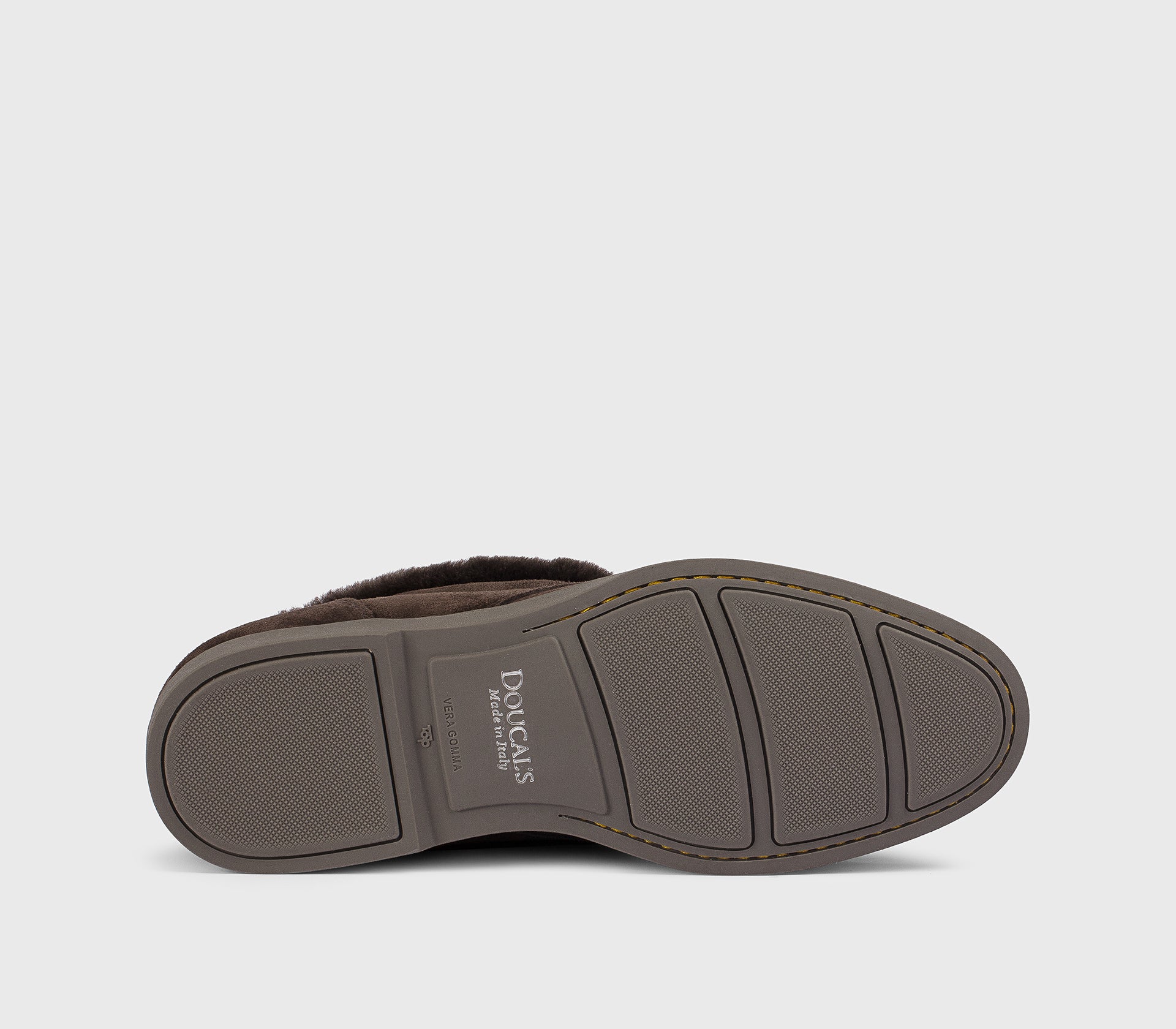 Mahogany suede desert boot with fur detail