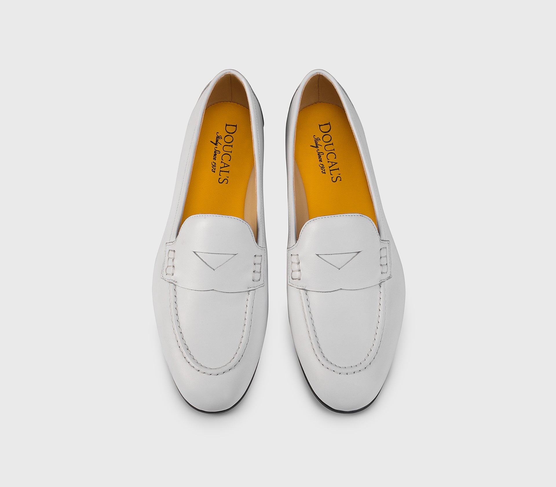 Leather loafer in white