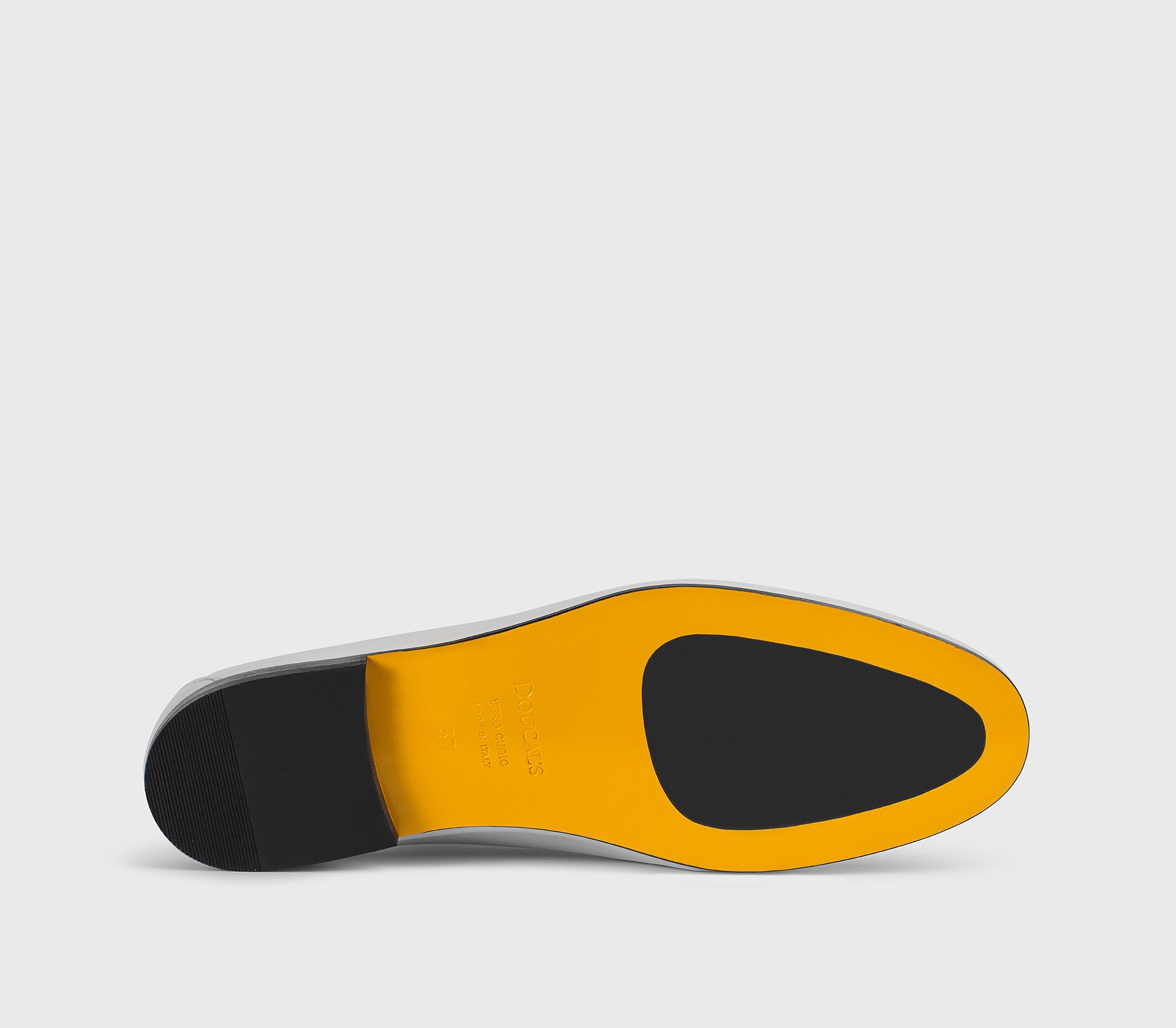 Leather loafer in white