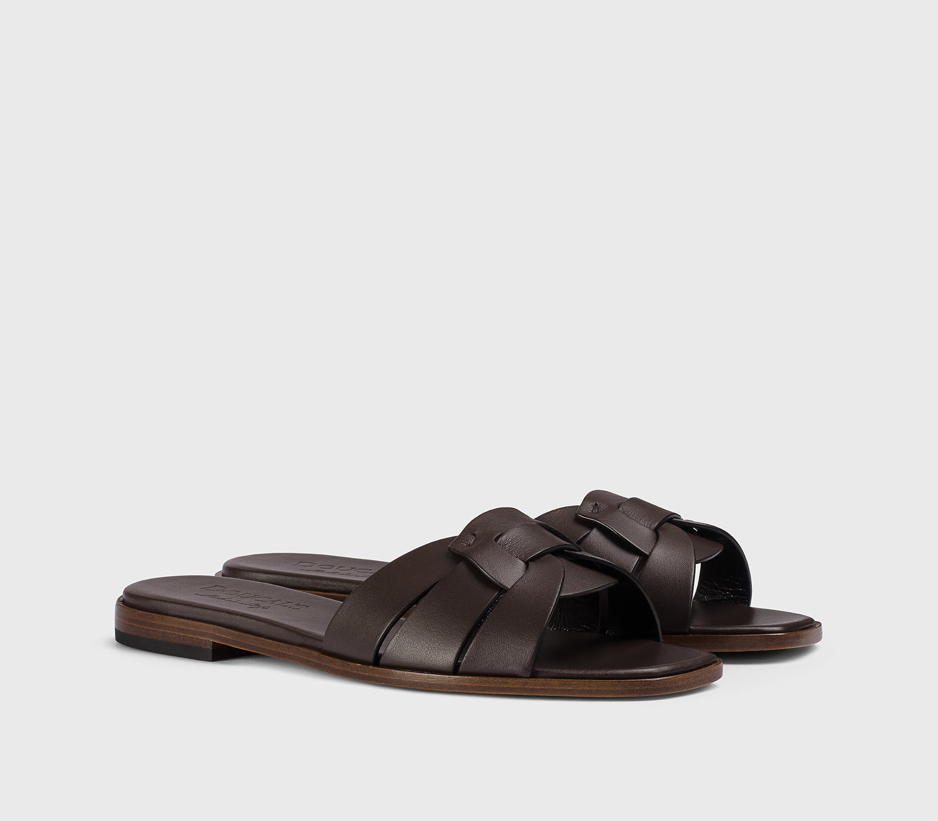 Sandale en cuir marron café