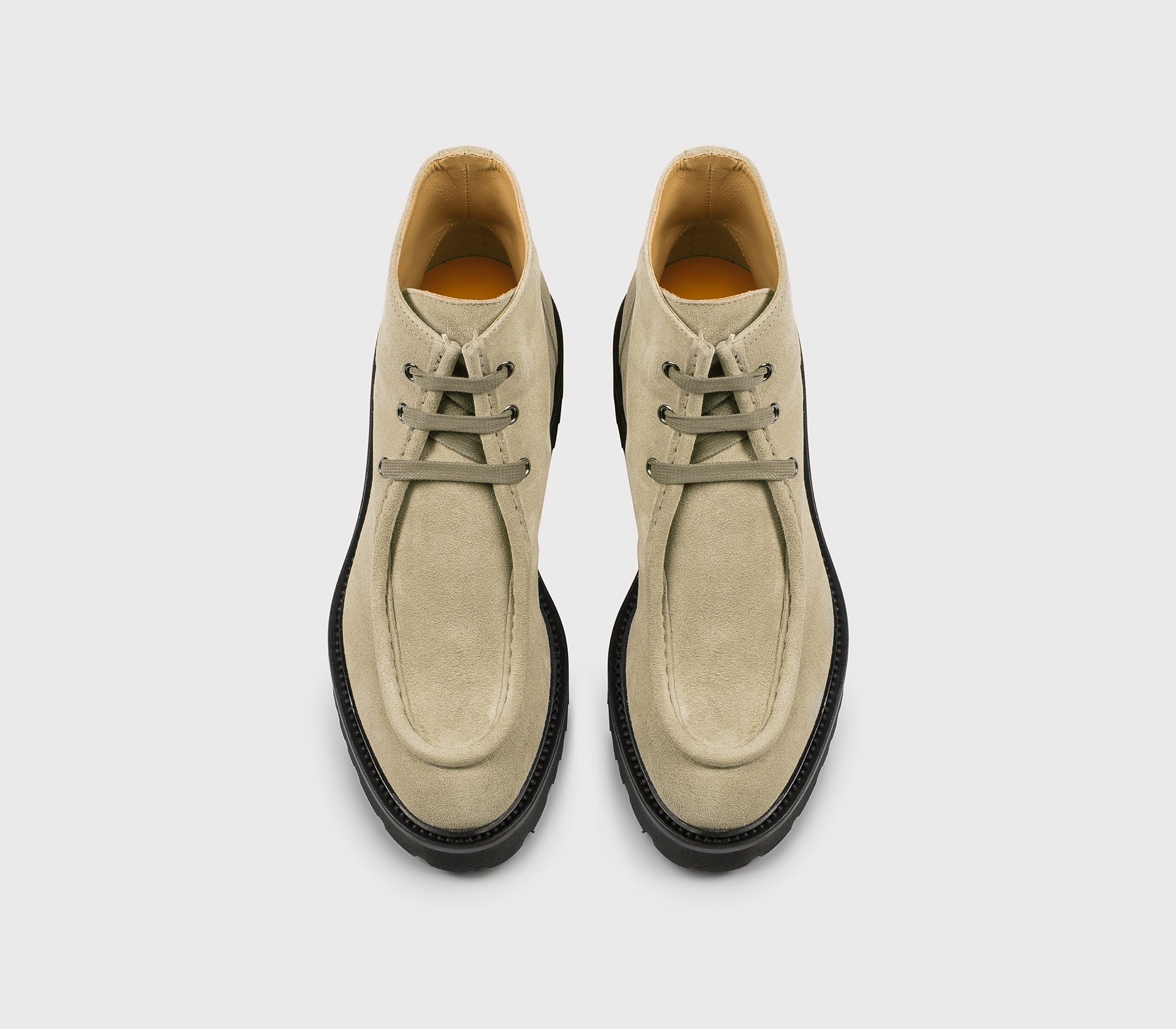 Sand-coloured suede chukka boot