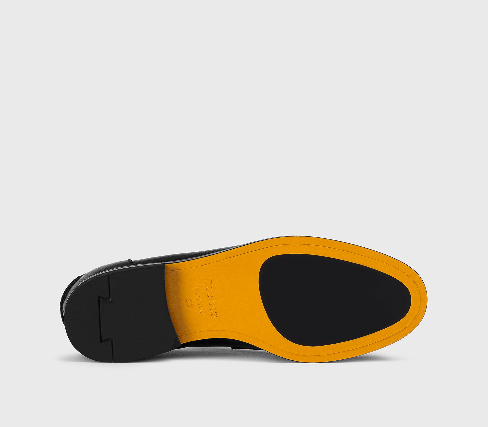 Mokassin aus schwarzem Leder