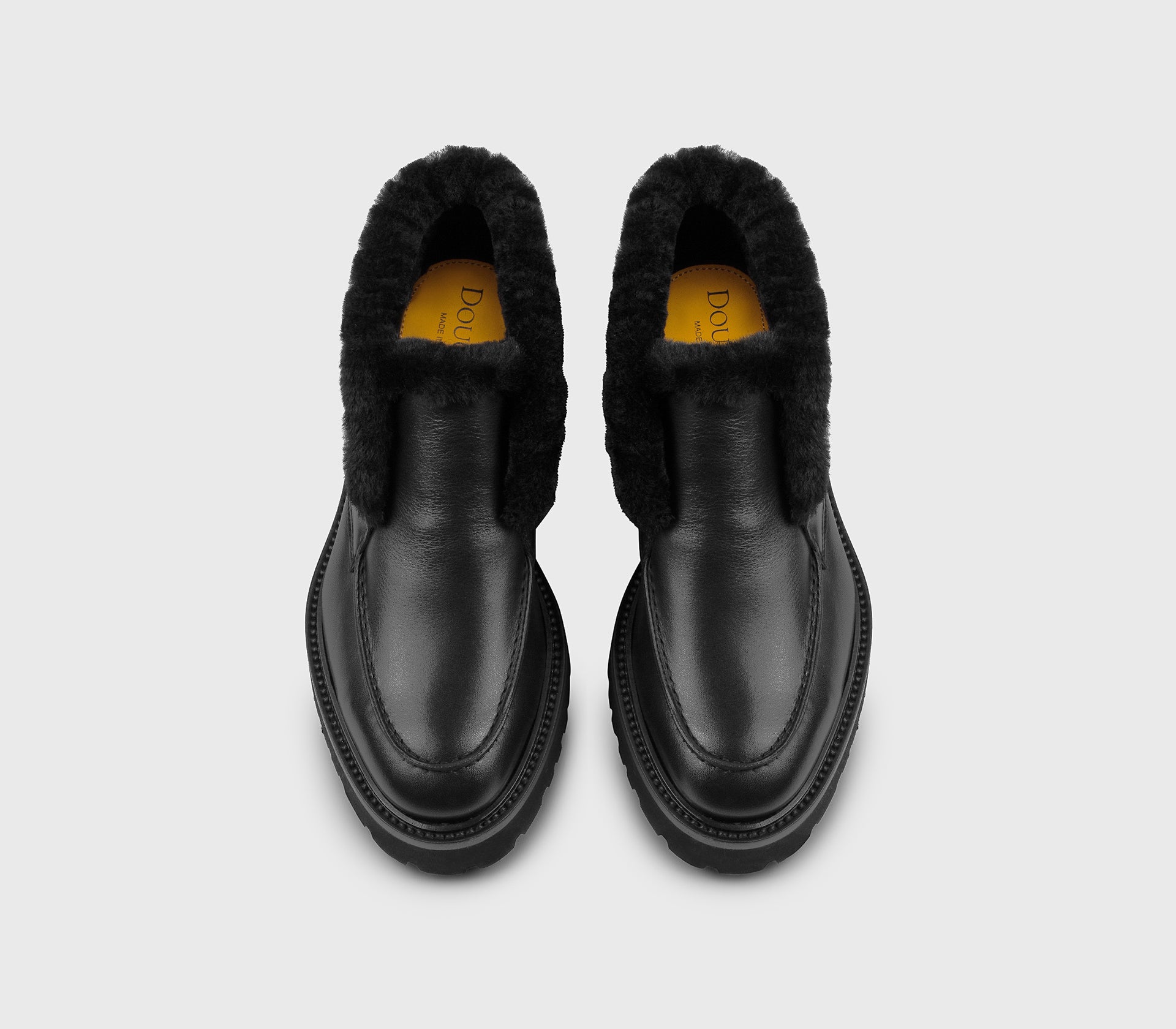 Black leather chukka ankle boot