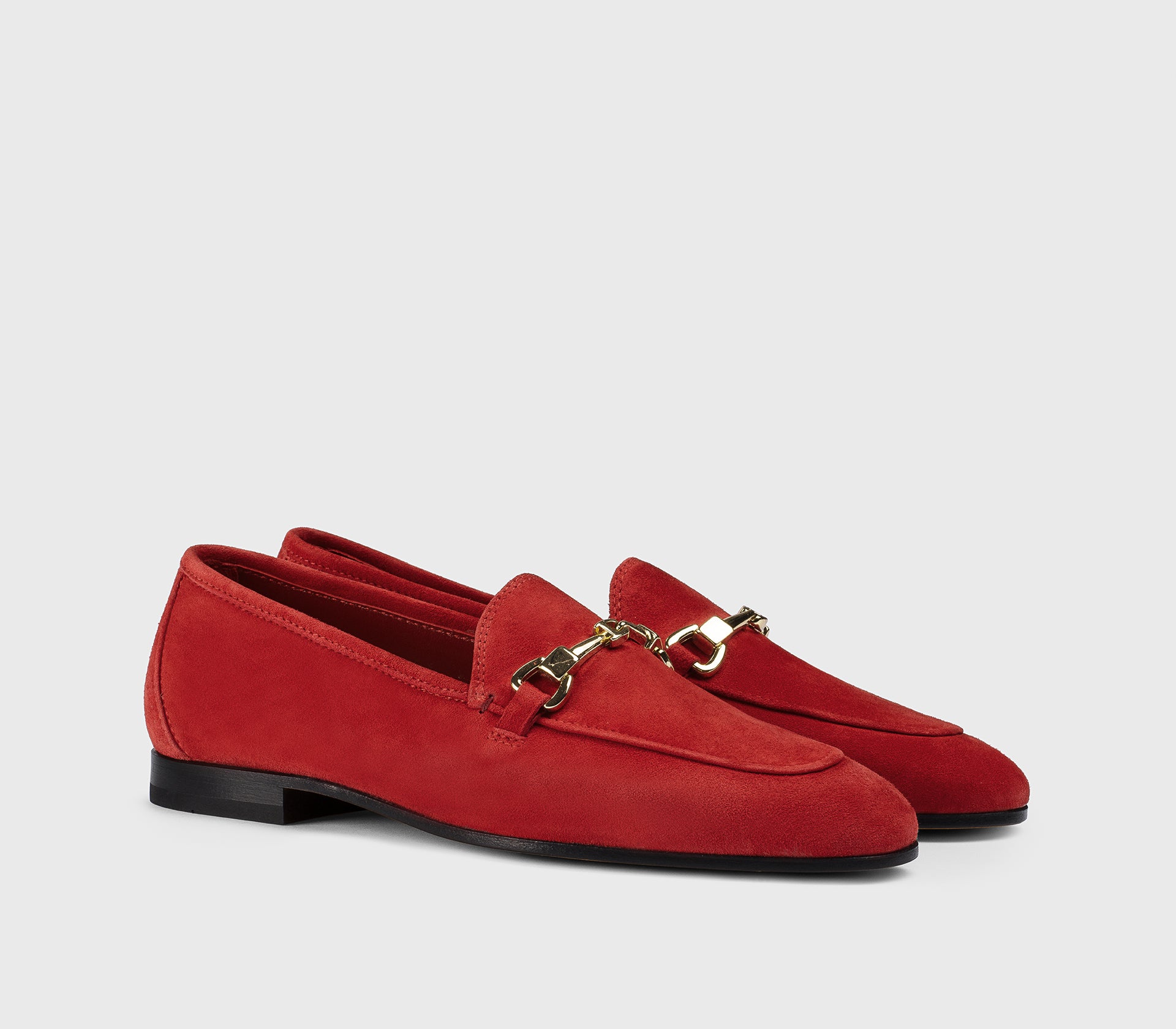Мокасины с металлическим аксессуаром, из замши, красные