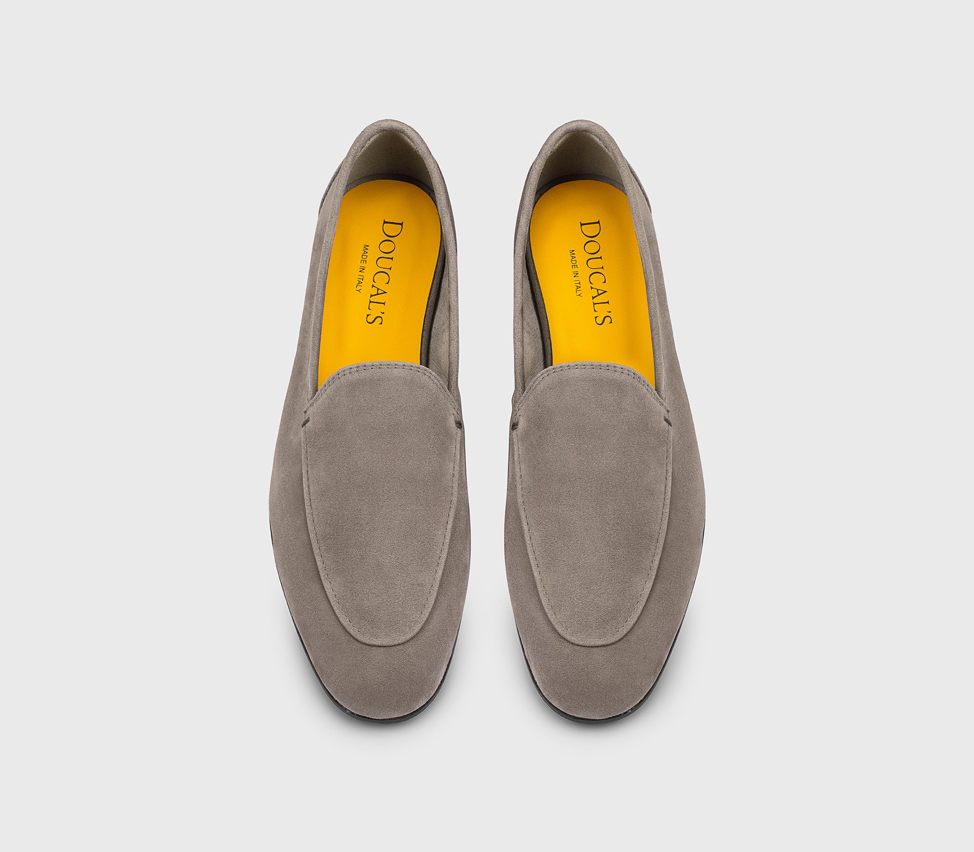 Лоферы из замши в теплом сером цвете