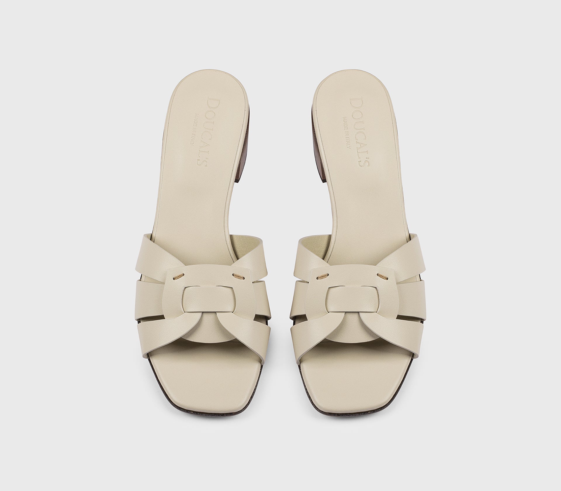 Sandal with “chalk” white leather front straps