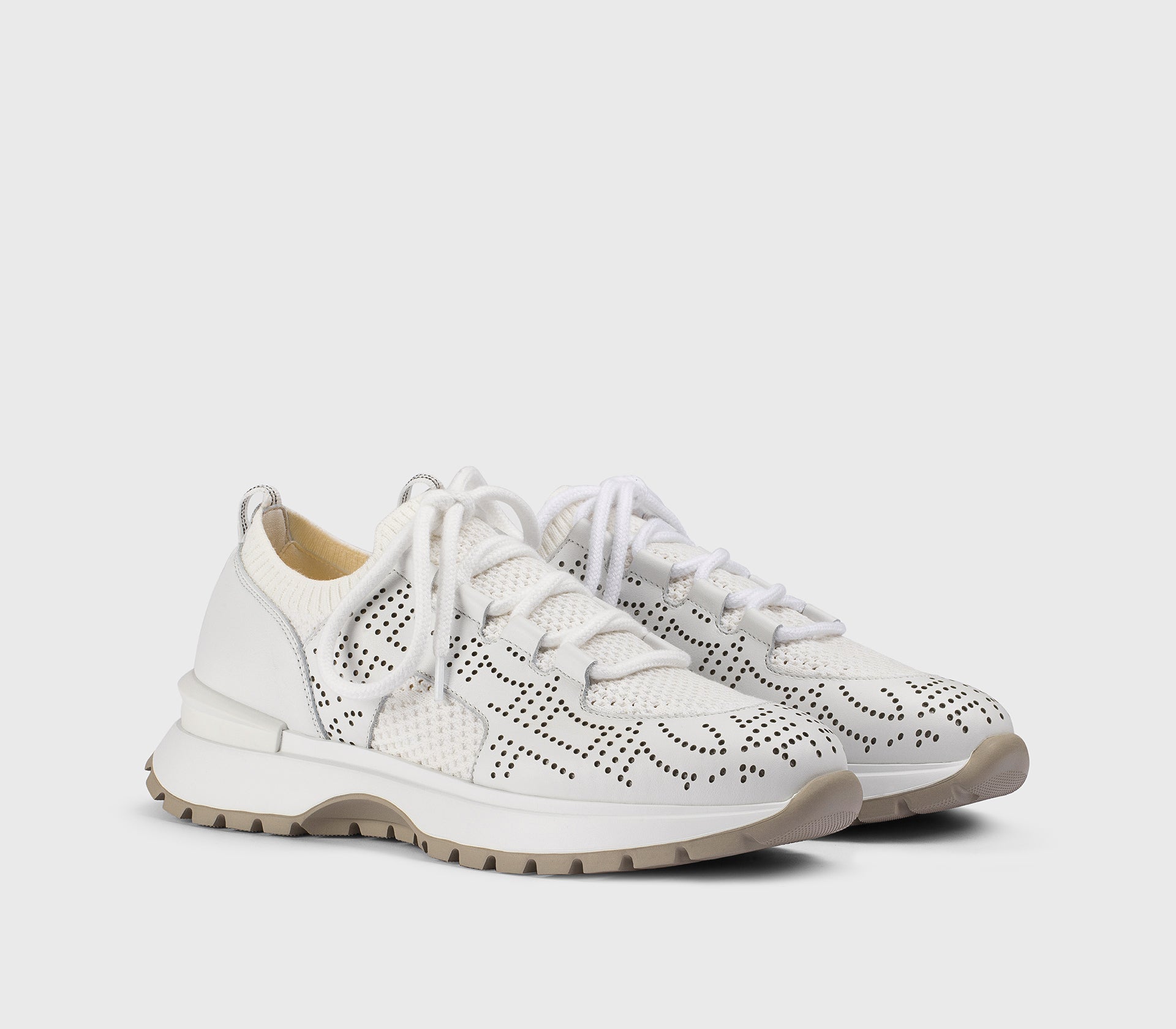 DD8898WHINPZ850SW00 - Sneaker in tessuto tecnico e pelle traforata bianca