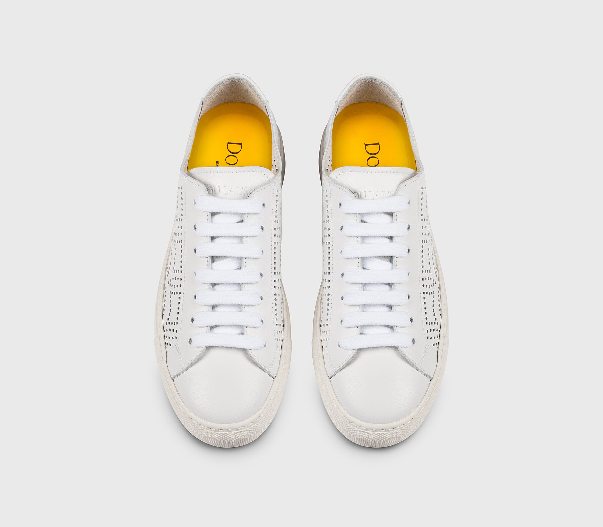 Perforierter Sneaker aus weißem Leder