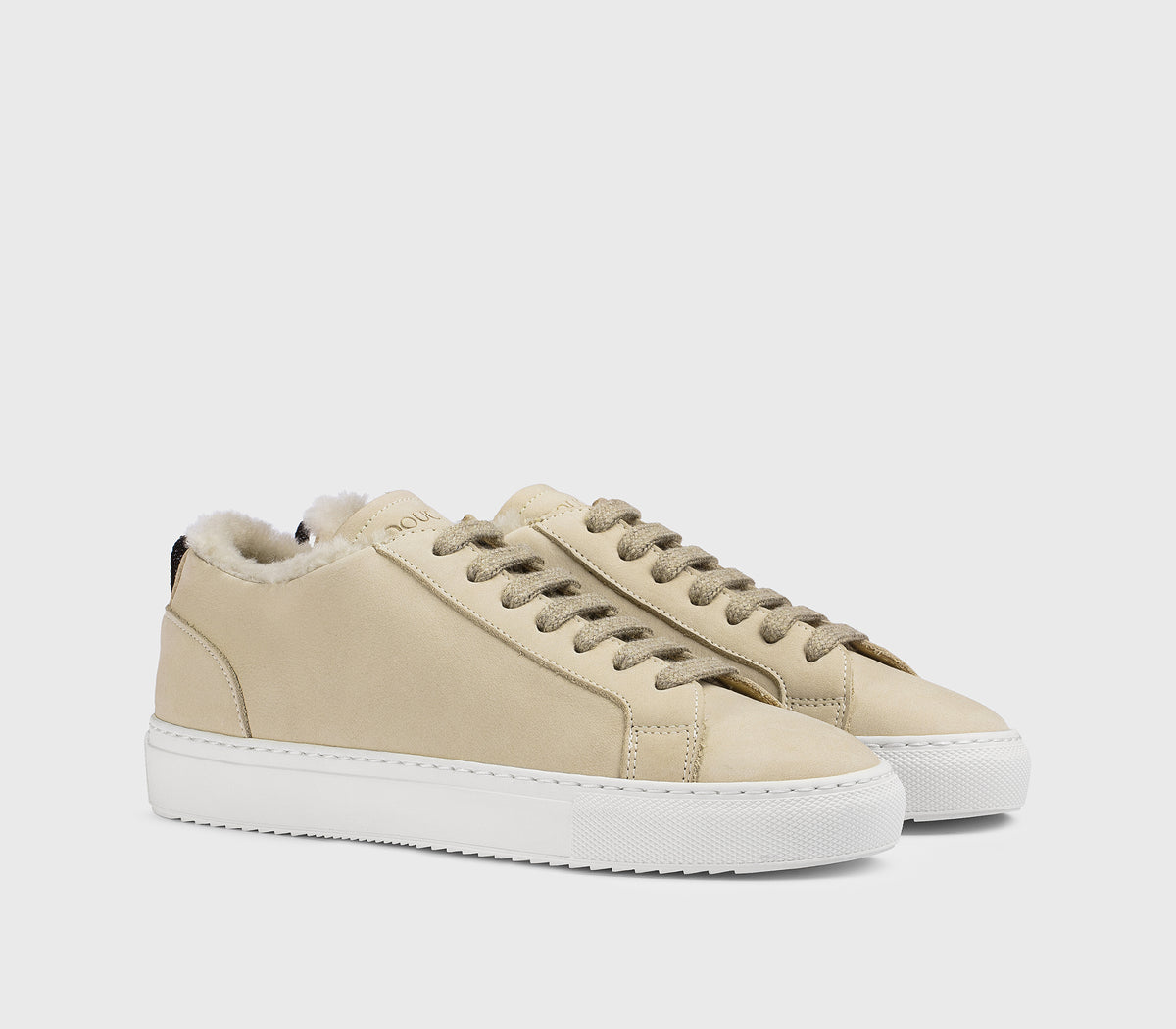 Sneaker en cuir blanc « craie » avec détail fourrure