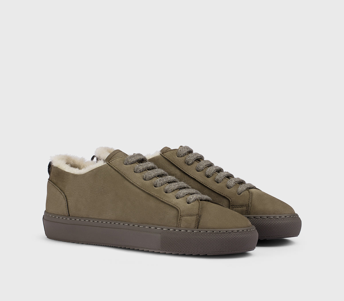 Sneaker en cuir vison avec détail fourrure