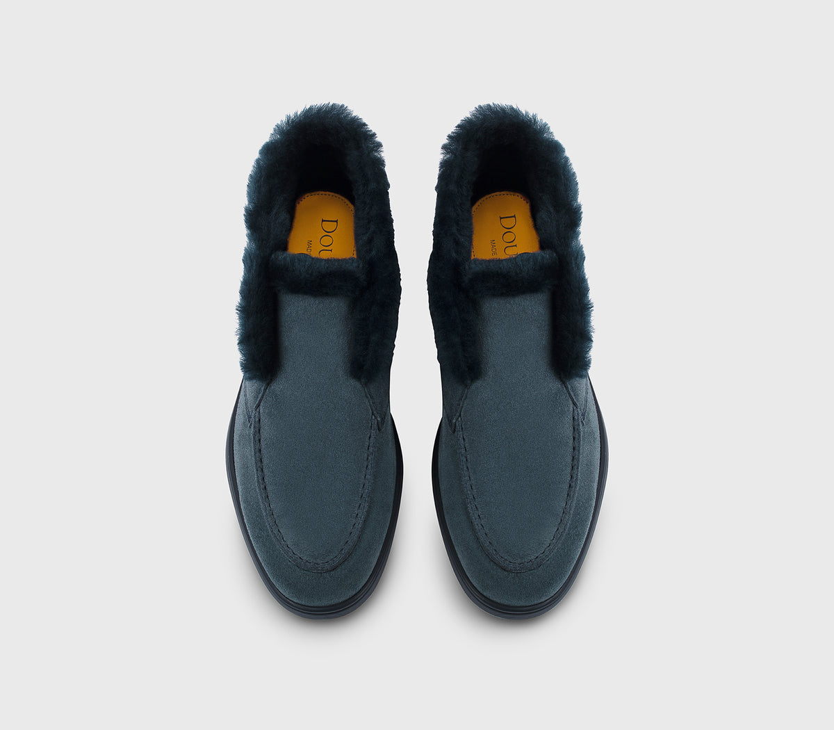 Desert Boot mit Fellbesatz aus blauem Veloursleder