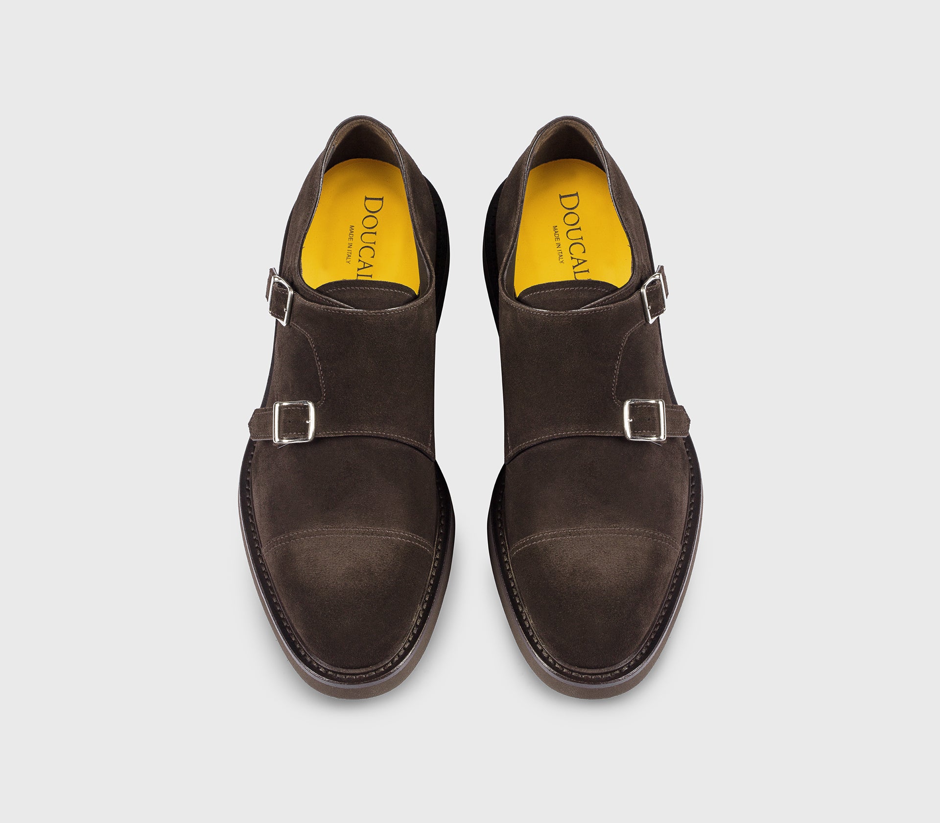 Schuh mit doppelter Schnalle aus erdbraunem Veloursleder