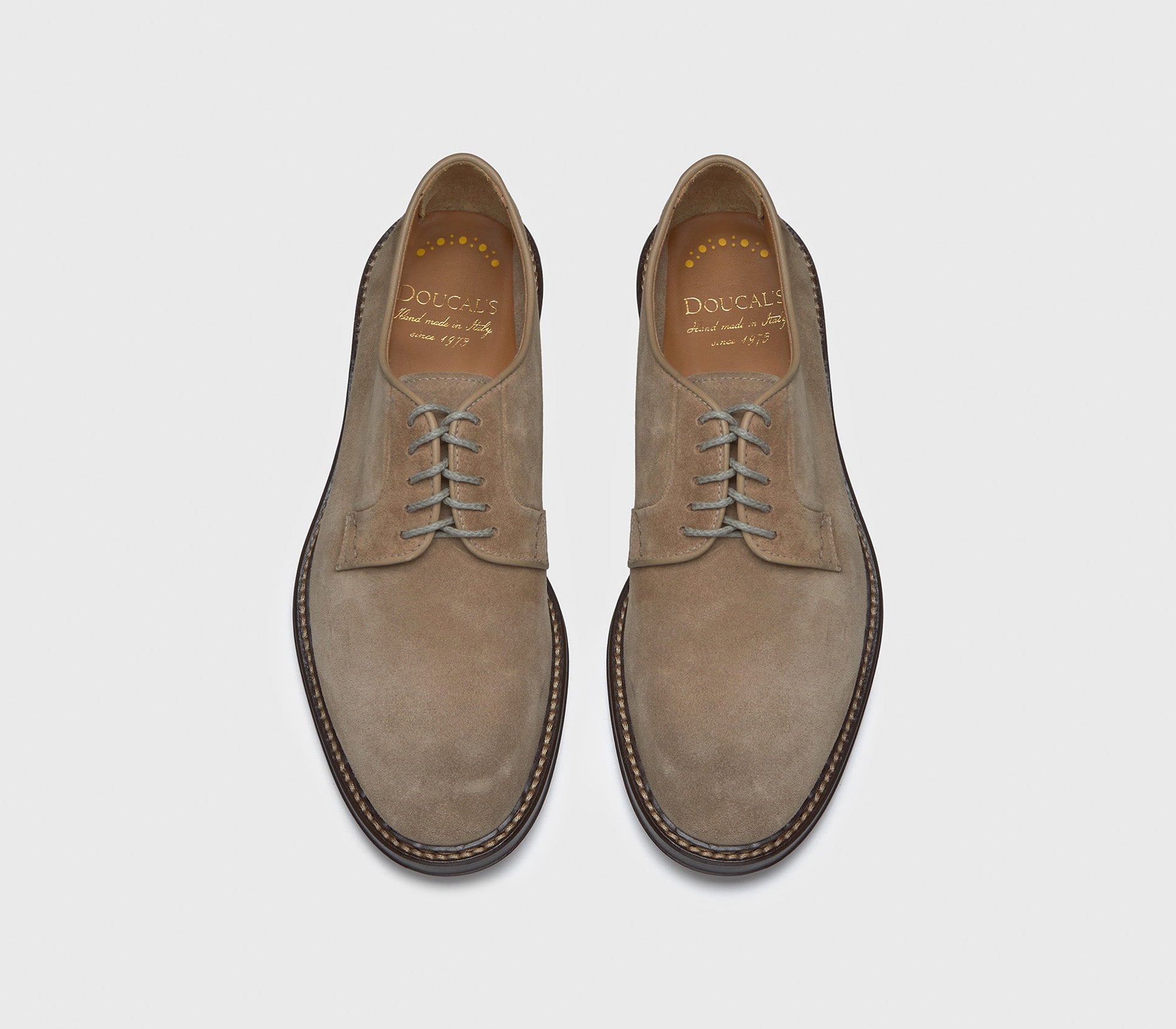 Lace-up shoes in beige suede