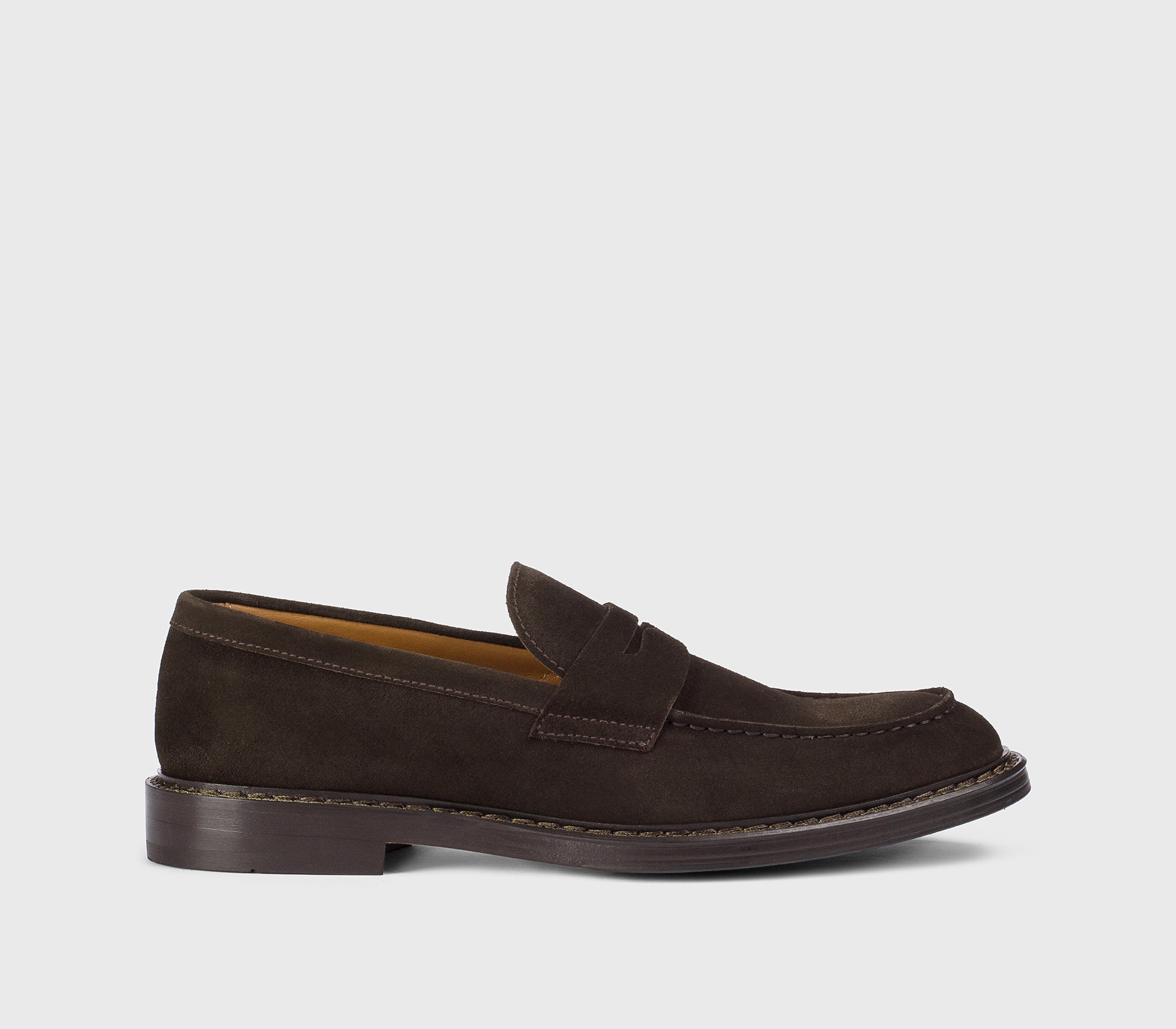 “Earth” brown suede loafer
