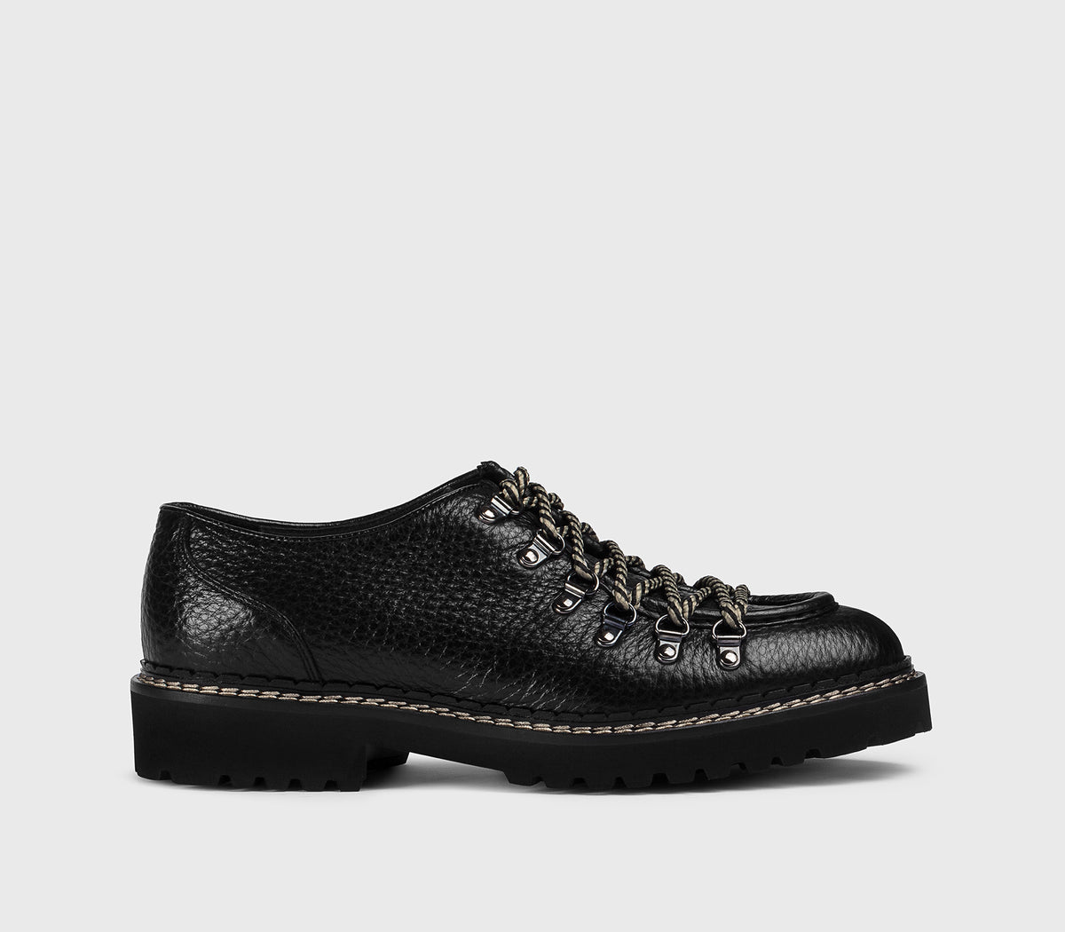 Chaussure à lacets avec crochets en cuir noir