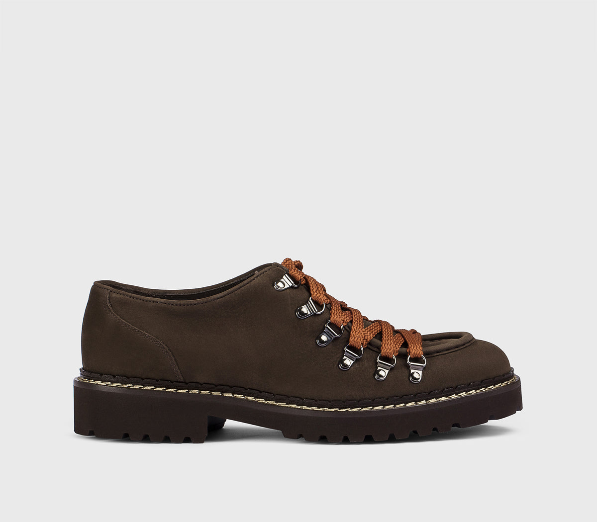 Chaussure à lacets avec crochets en daim acajou