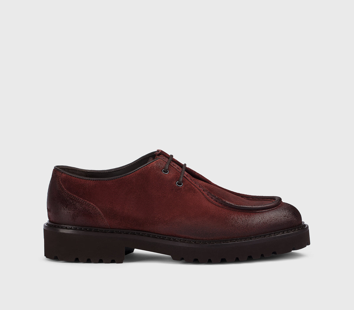 Schnürschuh mit Zwei-Loch-Schnürung aus Veloursleder im Farbton „Barbera“