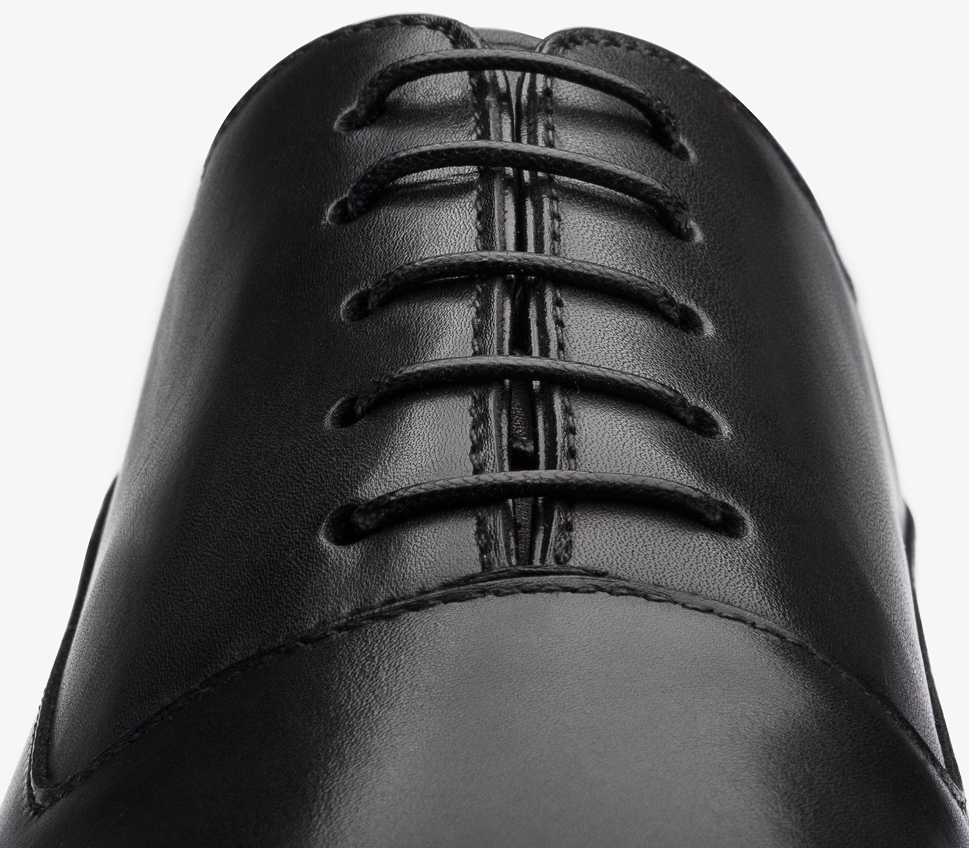 Schnürschuh aus grafitfarbenem Leder