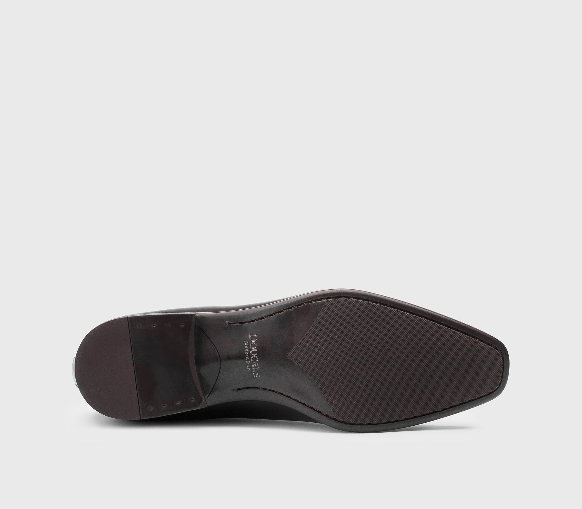 Schnürschuh aus schwarzbraunem Leder