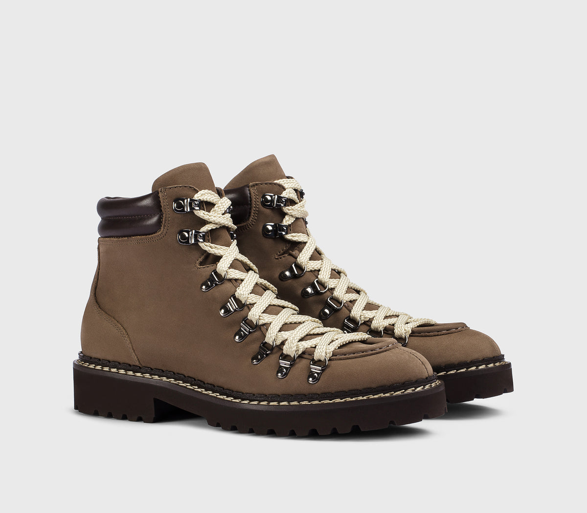 Bottine à lacets en daim expresso