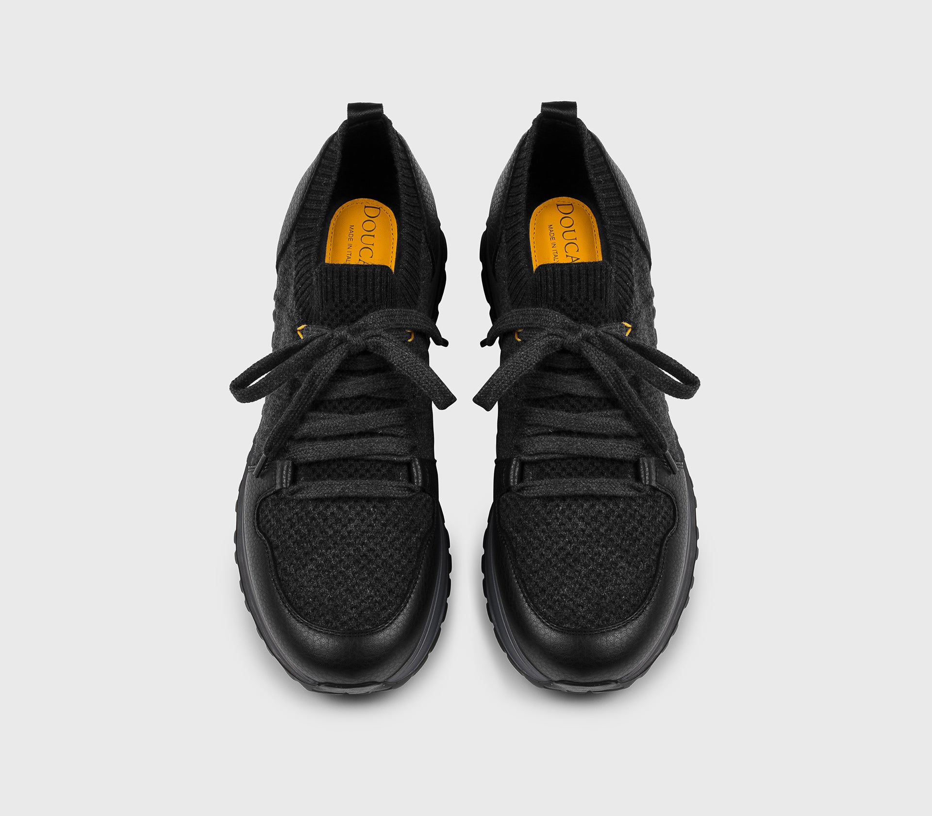 Black dual material sneaker