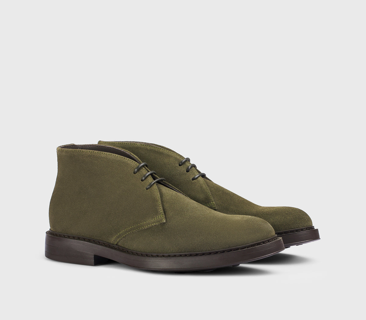 Desert boot à lacets en daim vert « mousse »
