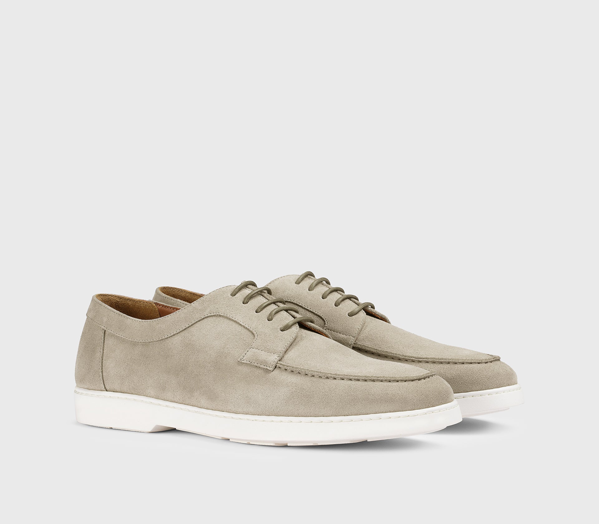Chaussure à lacets en daim perle
