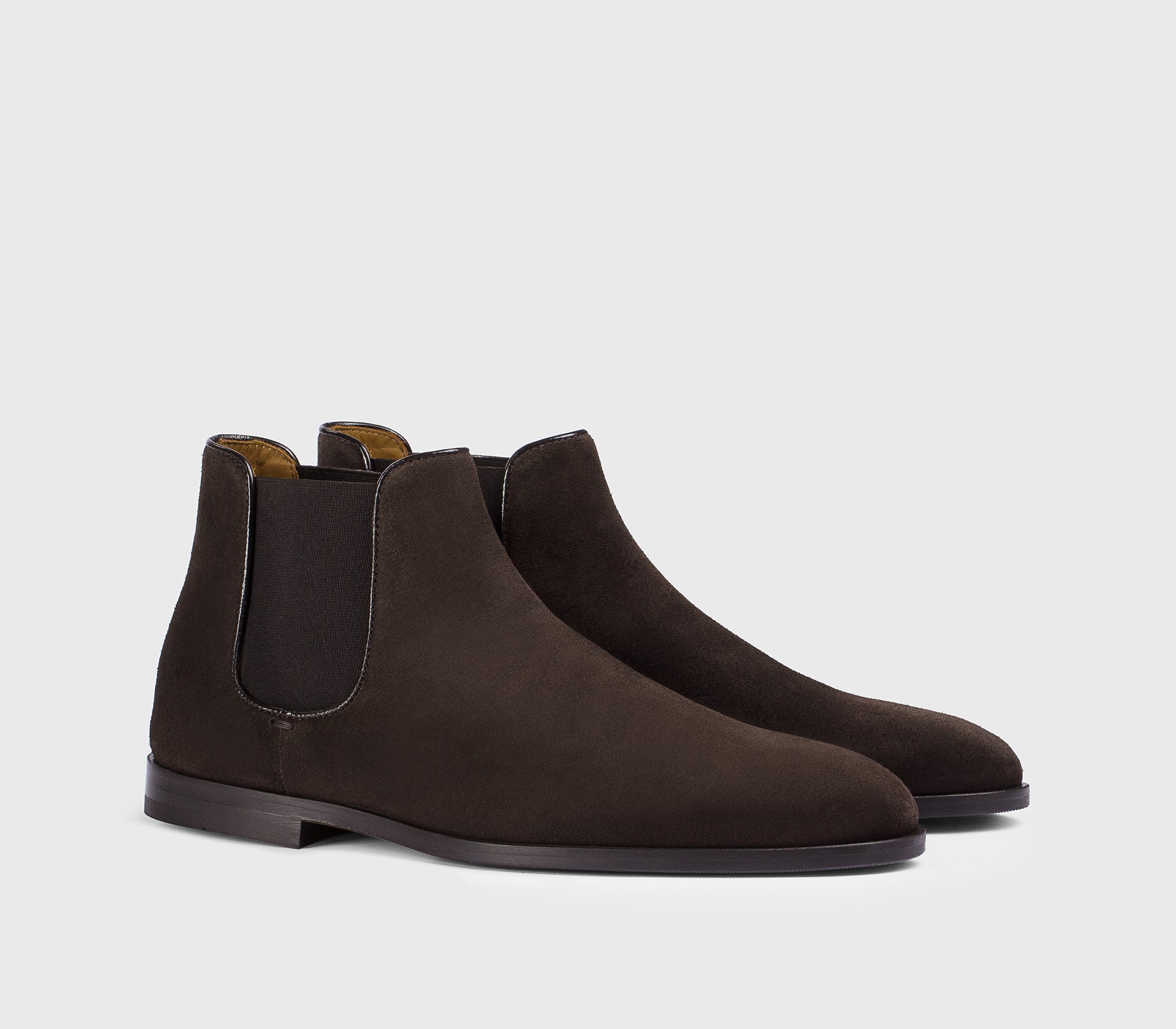 “Earth” brown suede ankle boot
