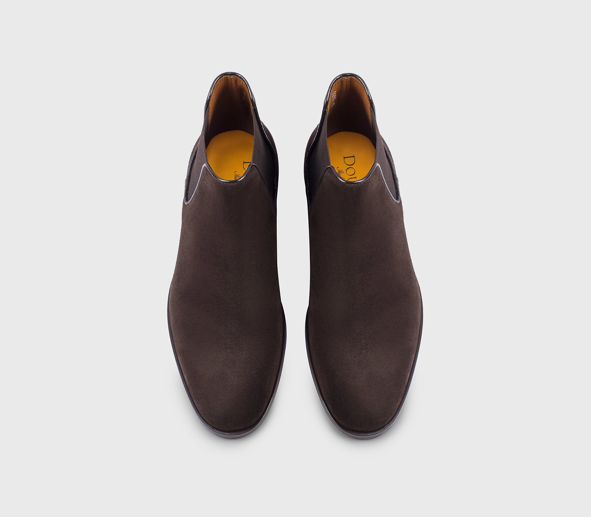 “Earth” brown suede ankle boot