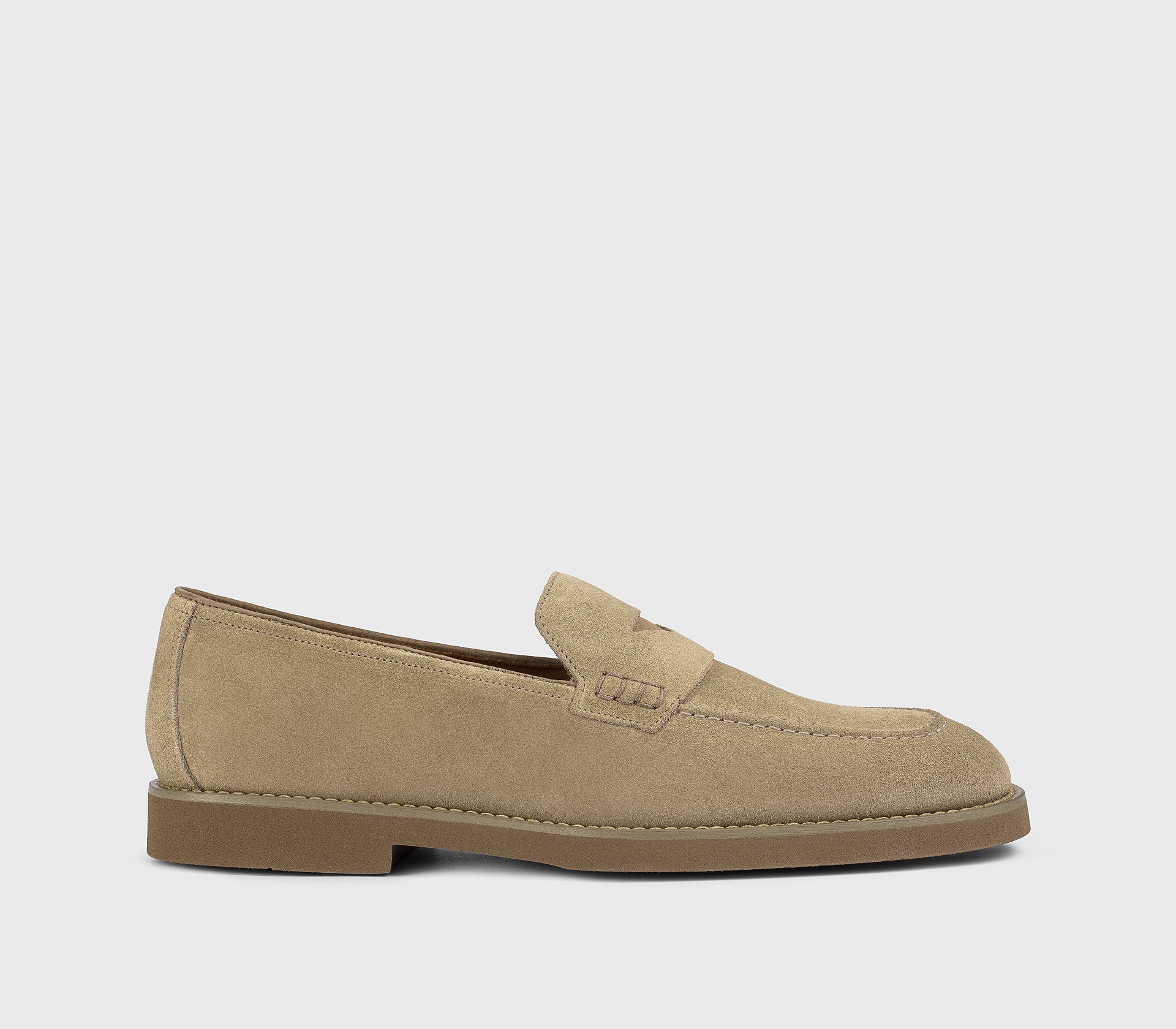 Mocassin en daim couleur sable