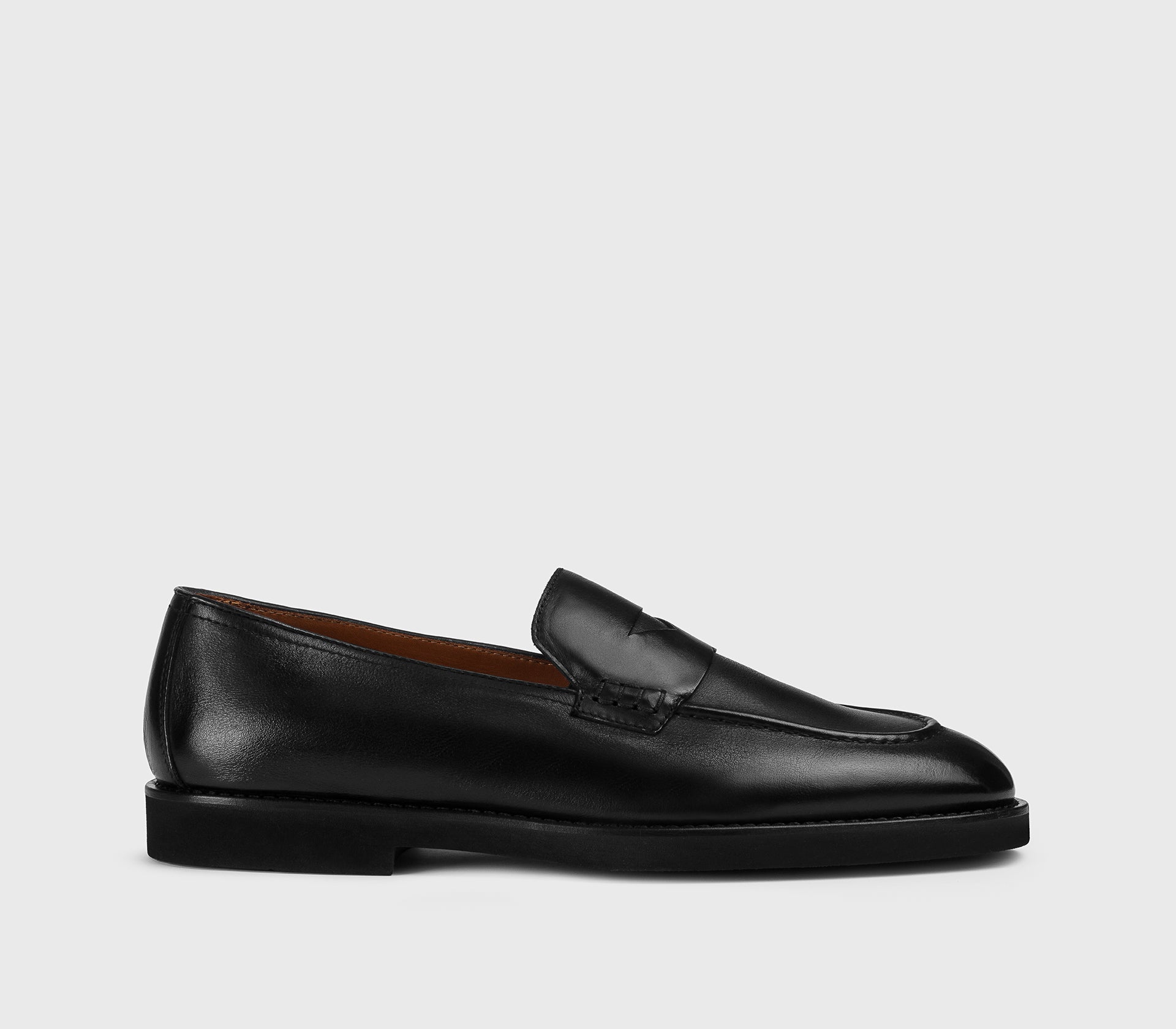 Luxury handcrafted loafers made in Italy for men | Doucal's