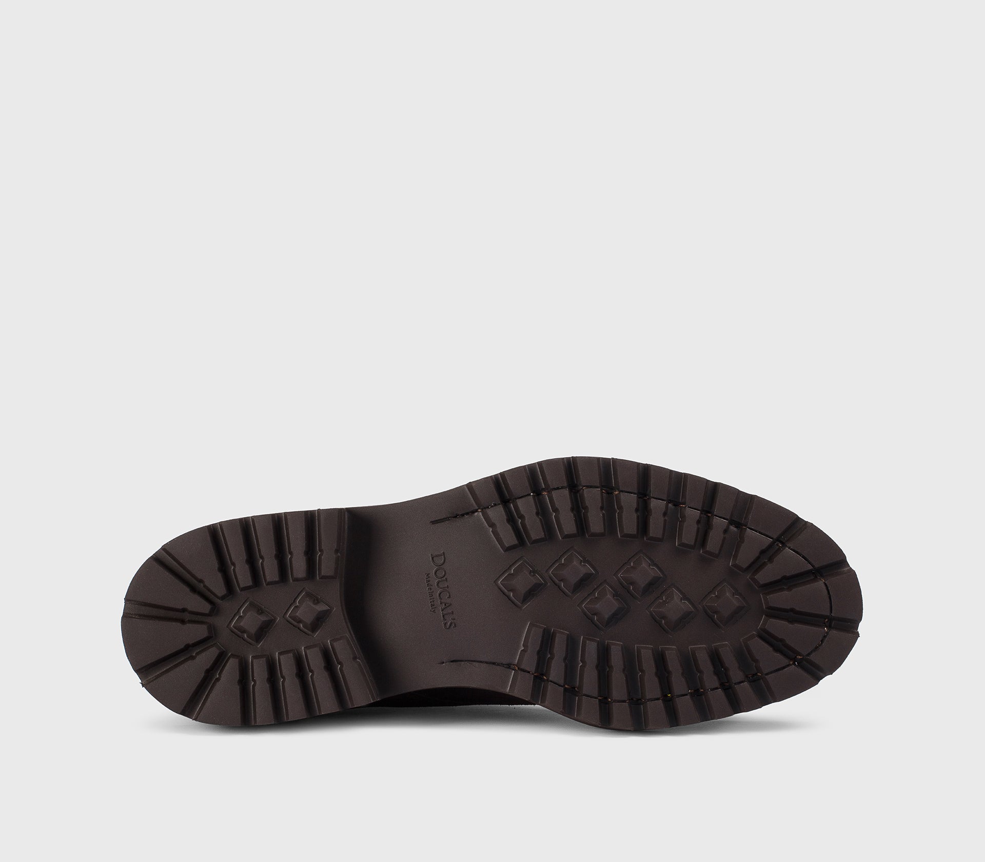 “Earth” brown suede desert boot