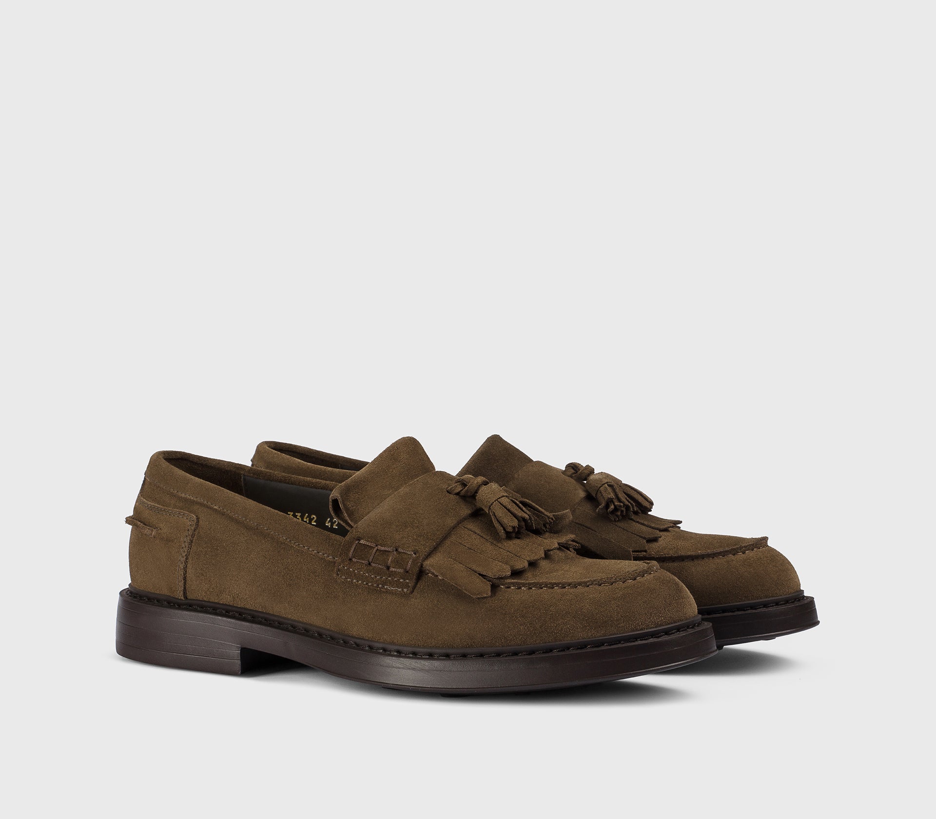 Havana-coloured suede loafer with tassels and fringe