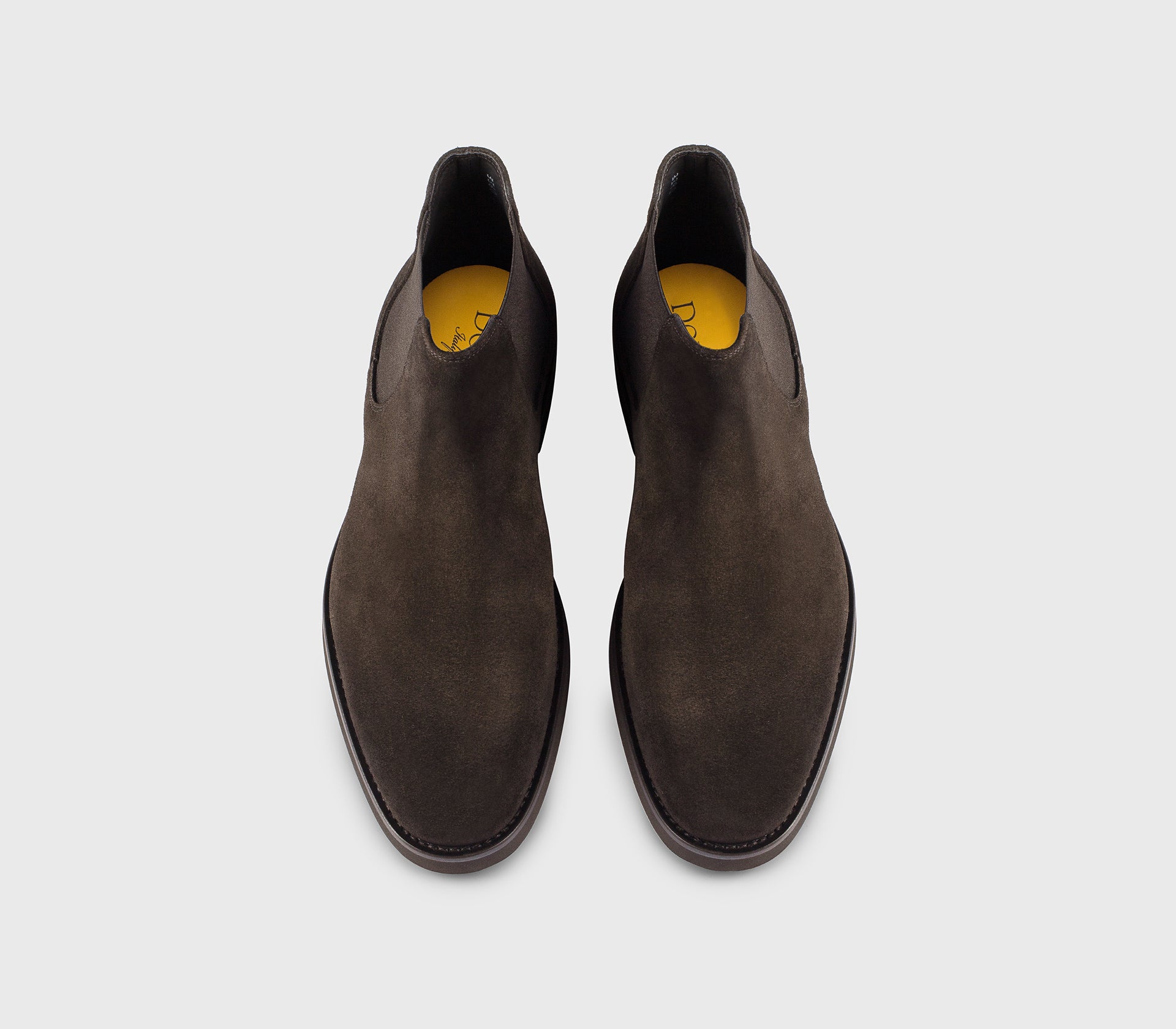 “Earth” brown suede ankle boot