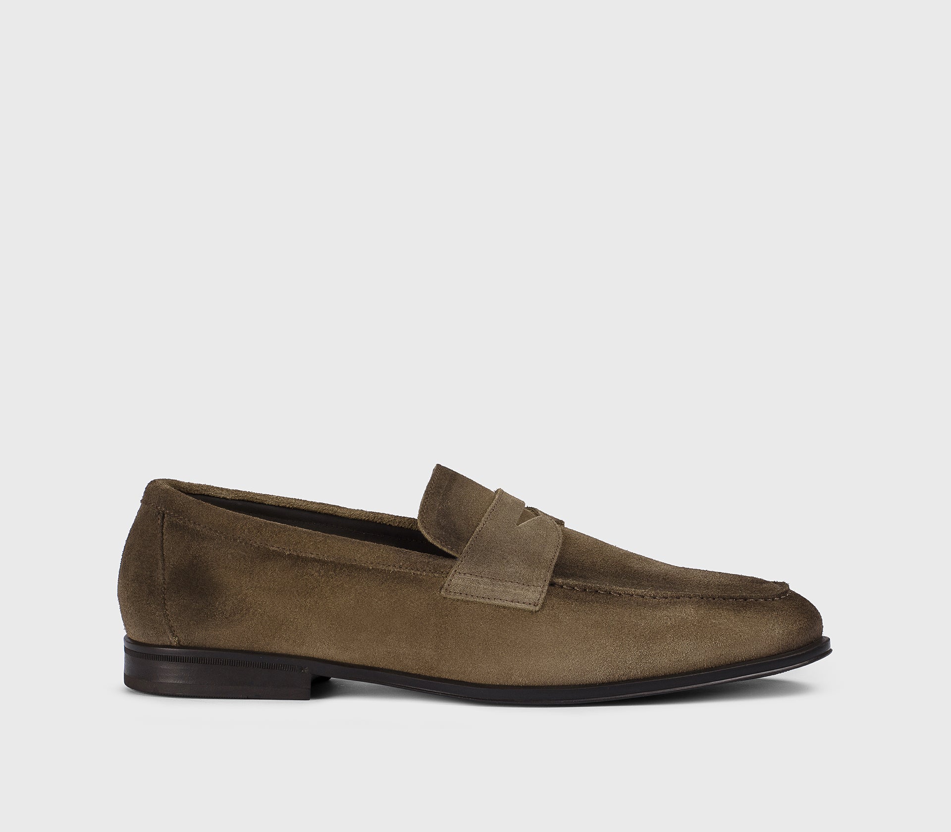 Cocoa suede loafer