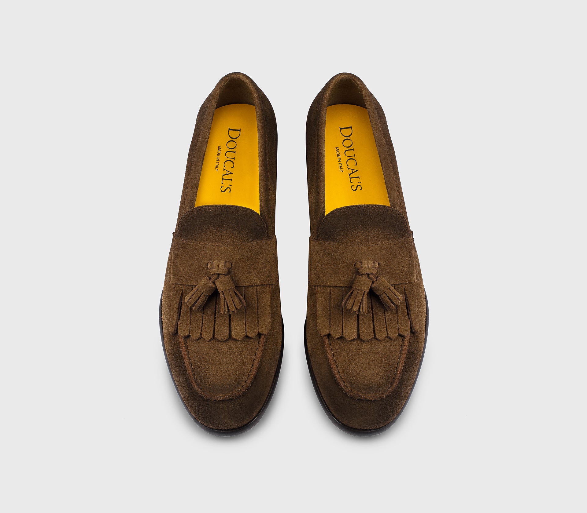 Mokassin aus Veloursleder mit Quasten und Fransen im Braunton „Snuff“