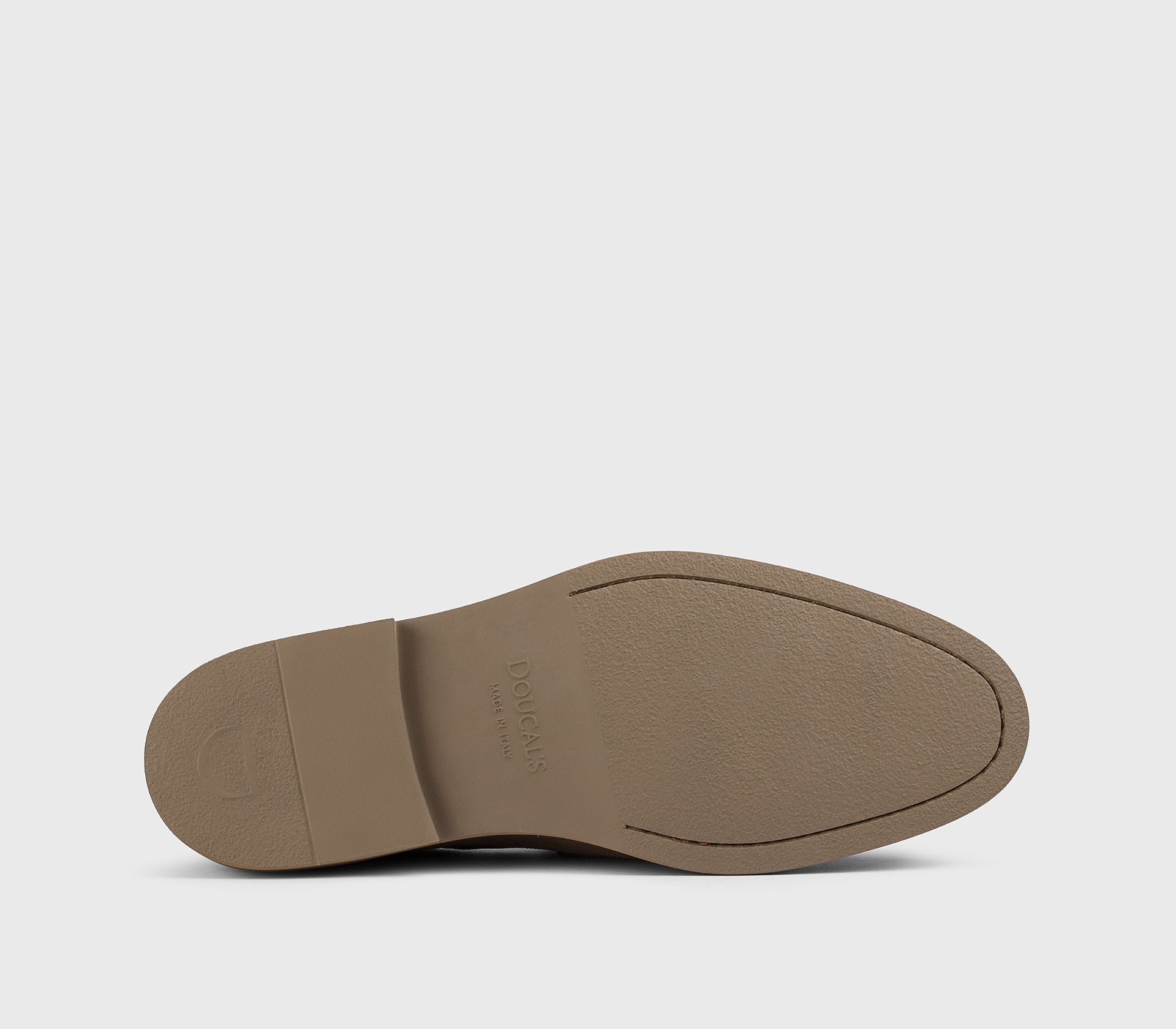 Cocoa-coloured suede loafer with “loop” detail