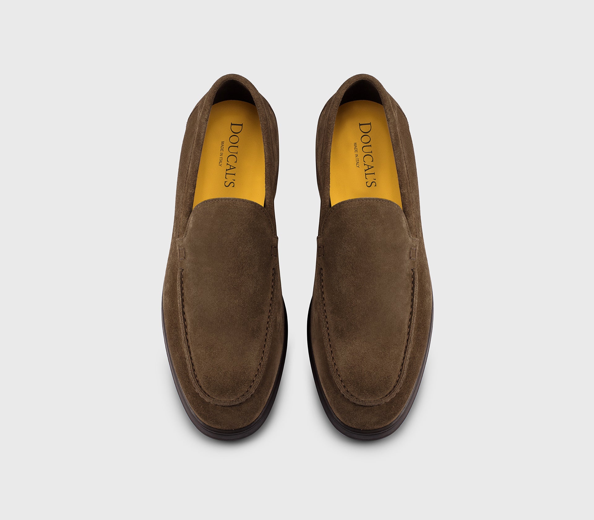 Лоферы из замши в коричневом цвете «гавана»