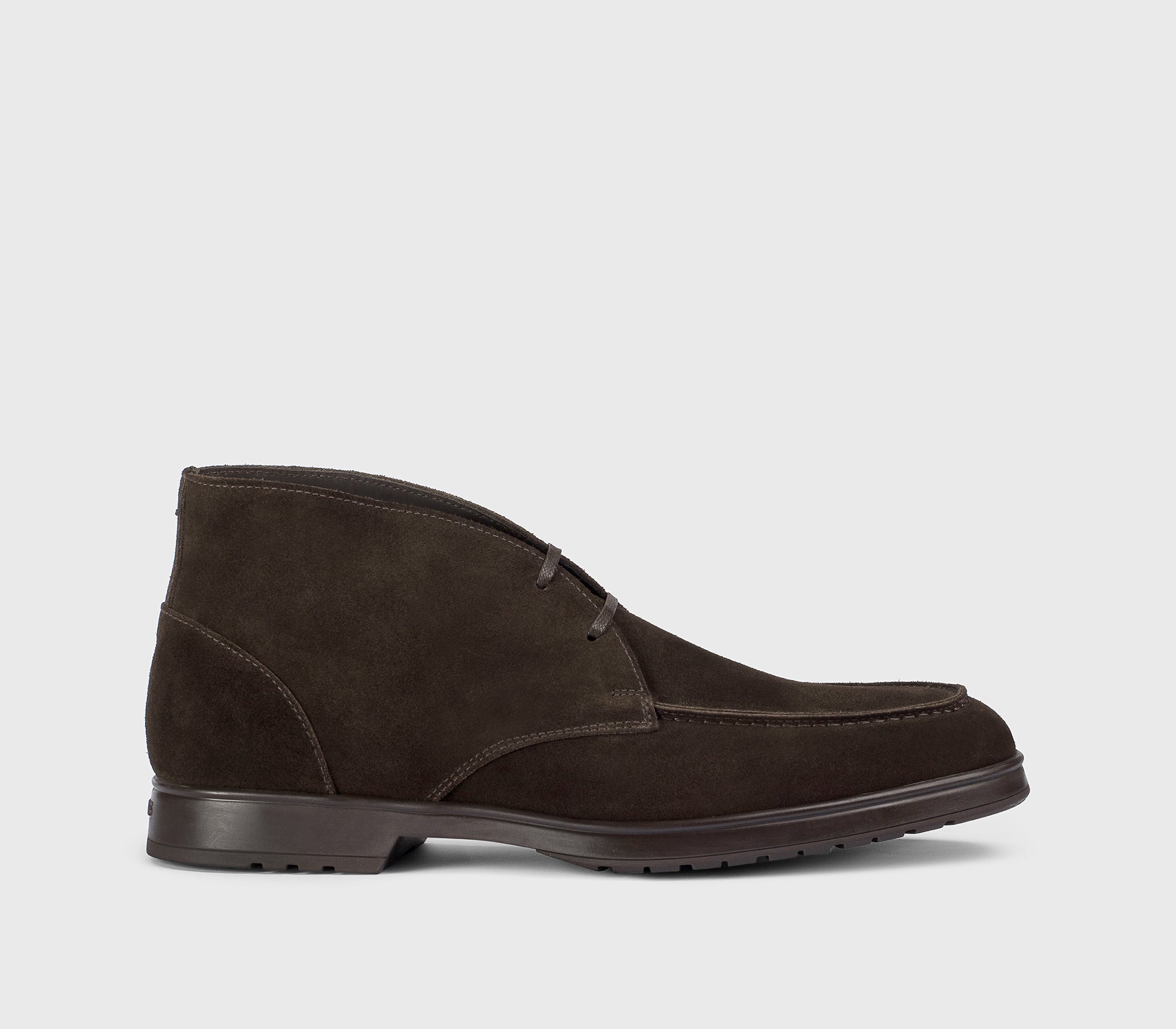 “Earth” brown suede lace-up desert boot