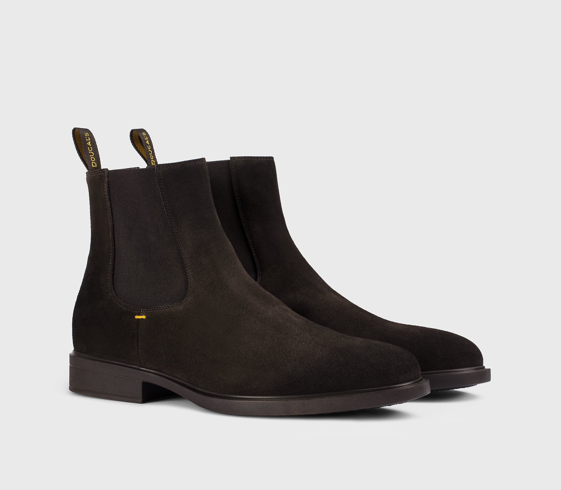 “Earth” brown suede ankle boot