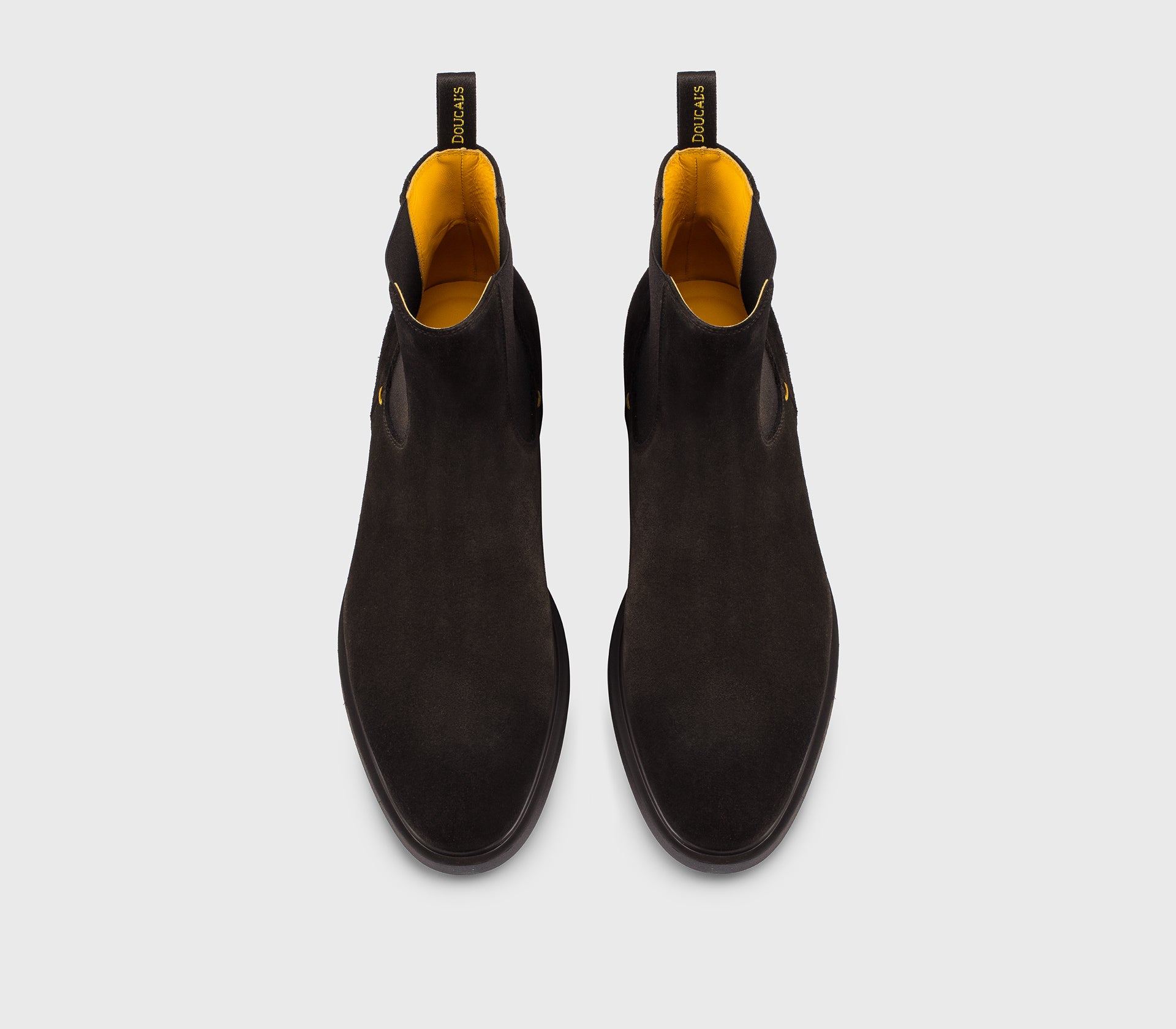 “Earth” brown suede ankle boot