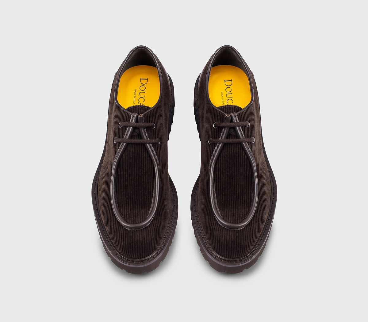 Chaussure à lacets à deux œillets en velours acajou