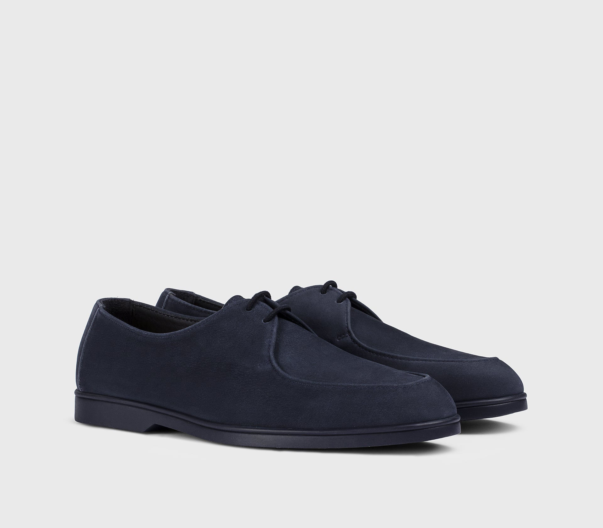 Zwei-Loch-Schnürschuh aus blauem Veloursleder