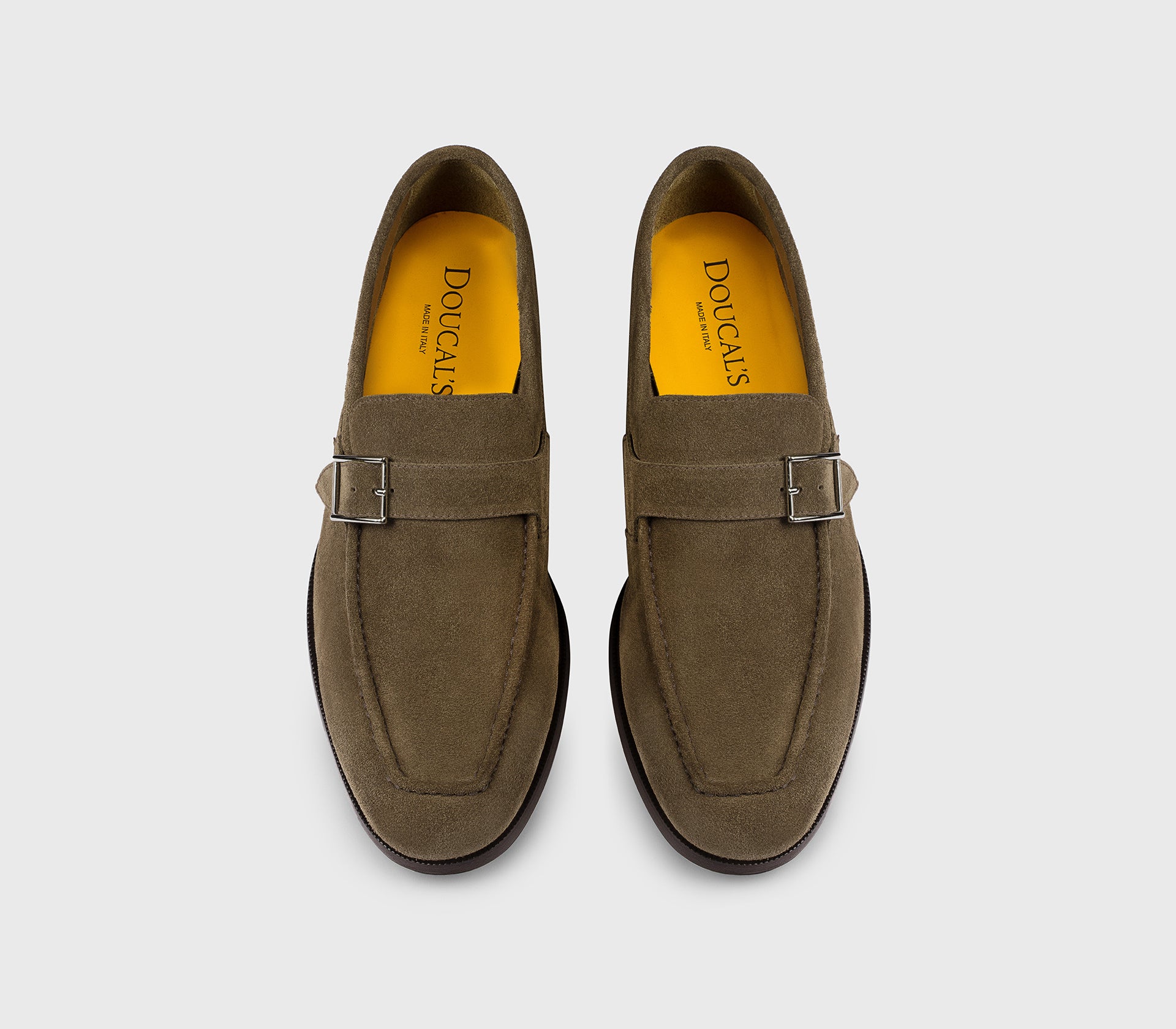 Монки с одной пряжкой из замши в цвете какао