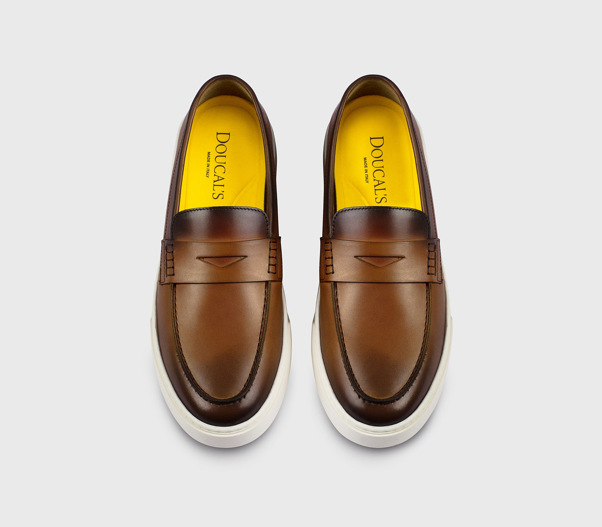 Caramel leather slip-on loafer with vamp