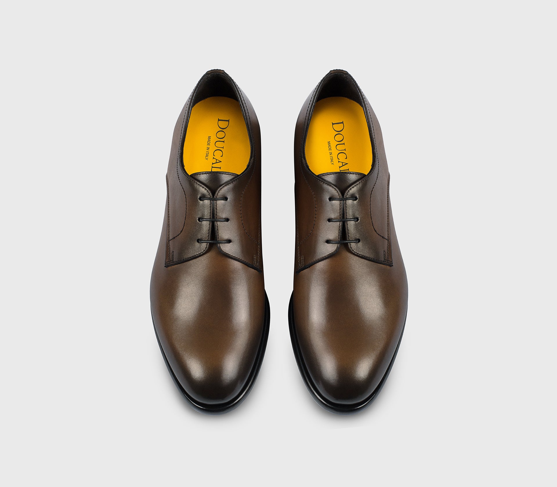 “Wood” brown leather lace-up