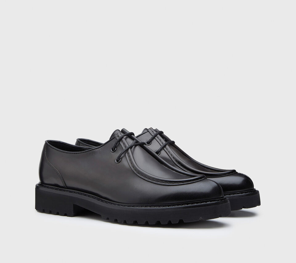 Luxury Italian-made artisanal shoes for men | Doucal’s