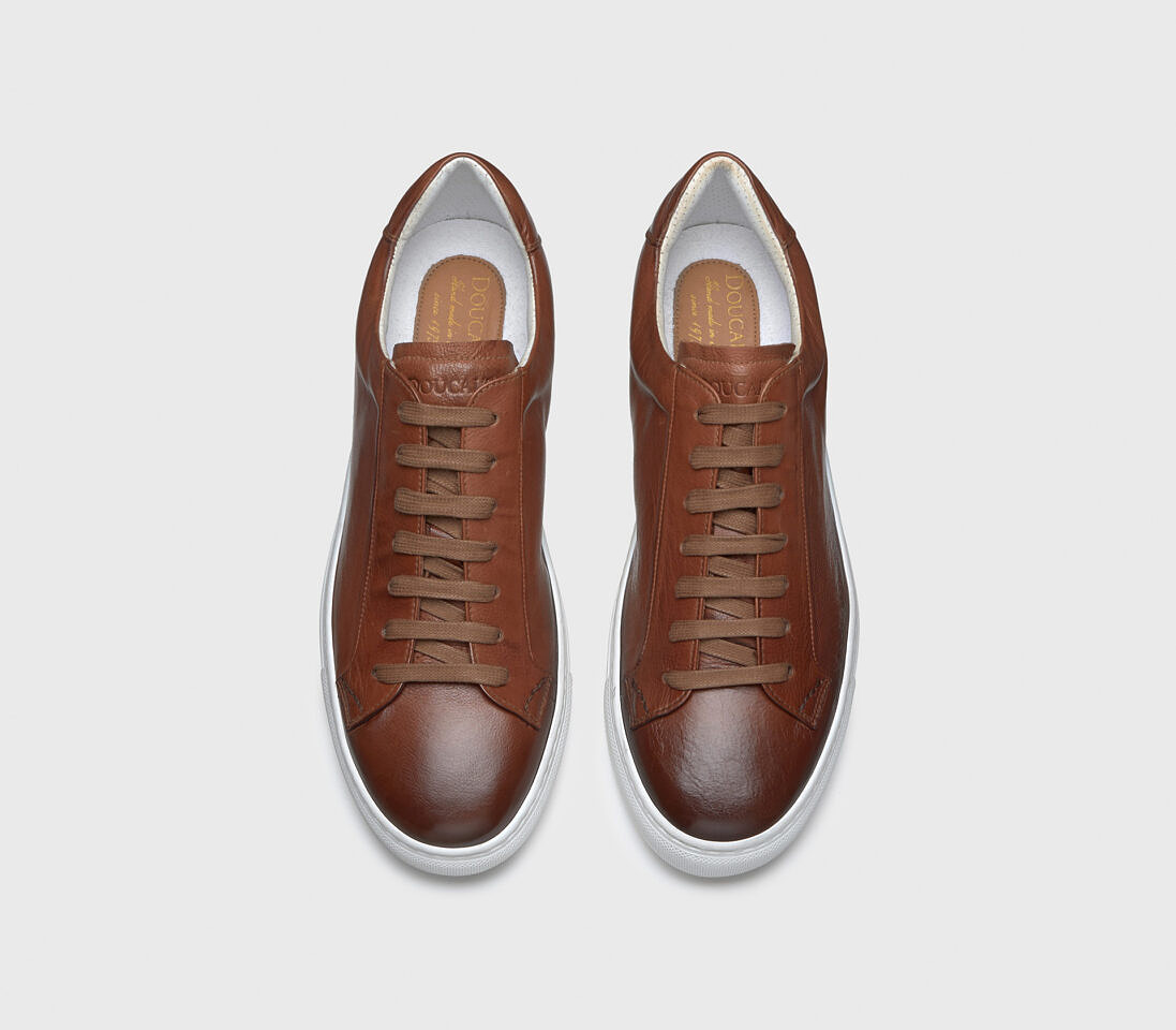 Sneakers da uomo in pelle anticata | marrone - Doucal's