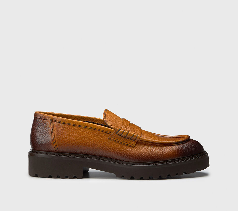 Men's artisanal loafers | Doucal's